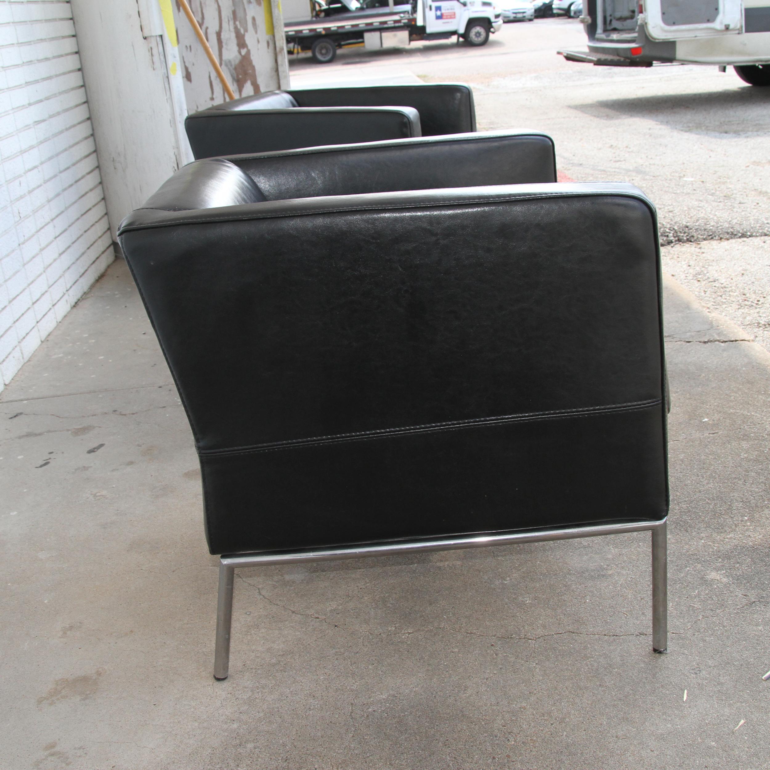 Black leather club chairs For Sale 2