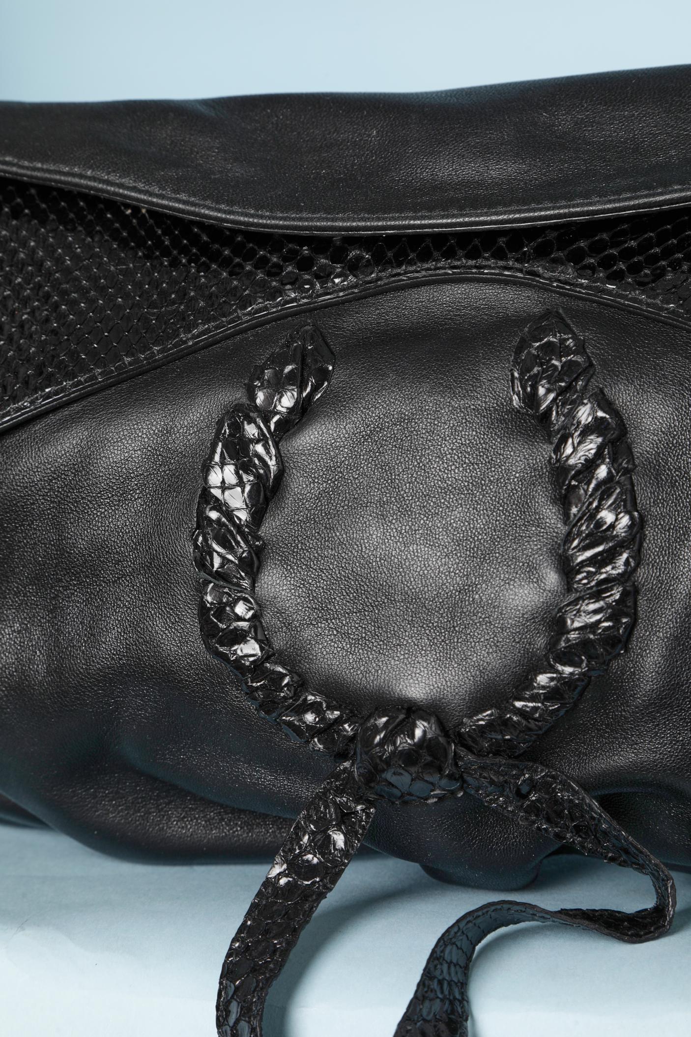 Black leather clutch NINA RICCI In Excellent Condition For Sale In Saint-Ouen-Sur-Seine, FR