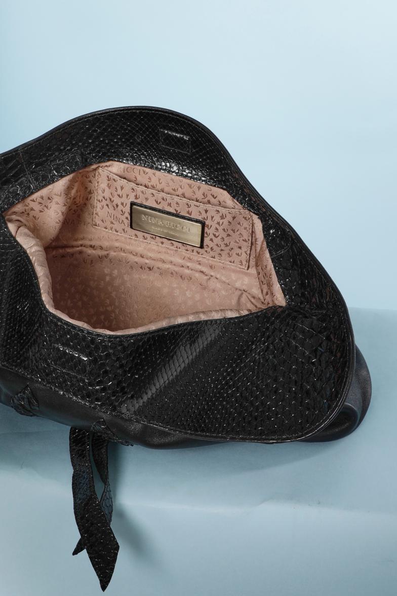 Black leather clutch NINA RICCI For Sale 2