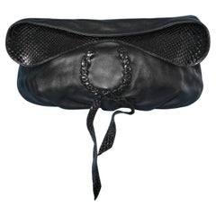 Pochette in pelle nera Nina Ricci