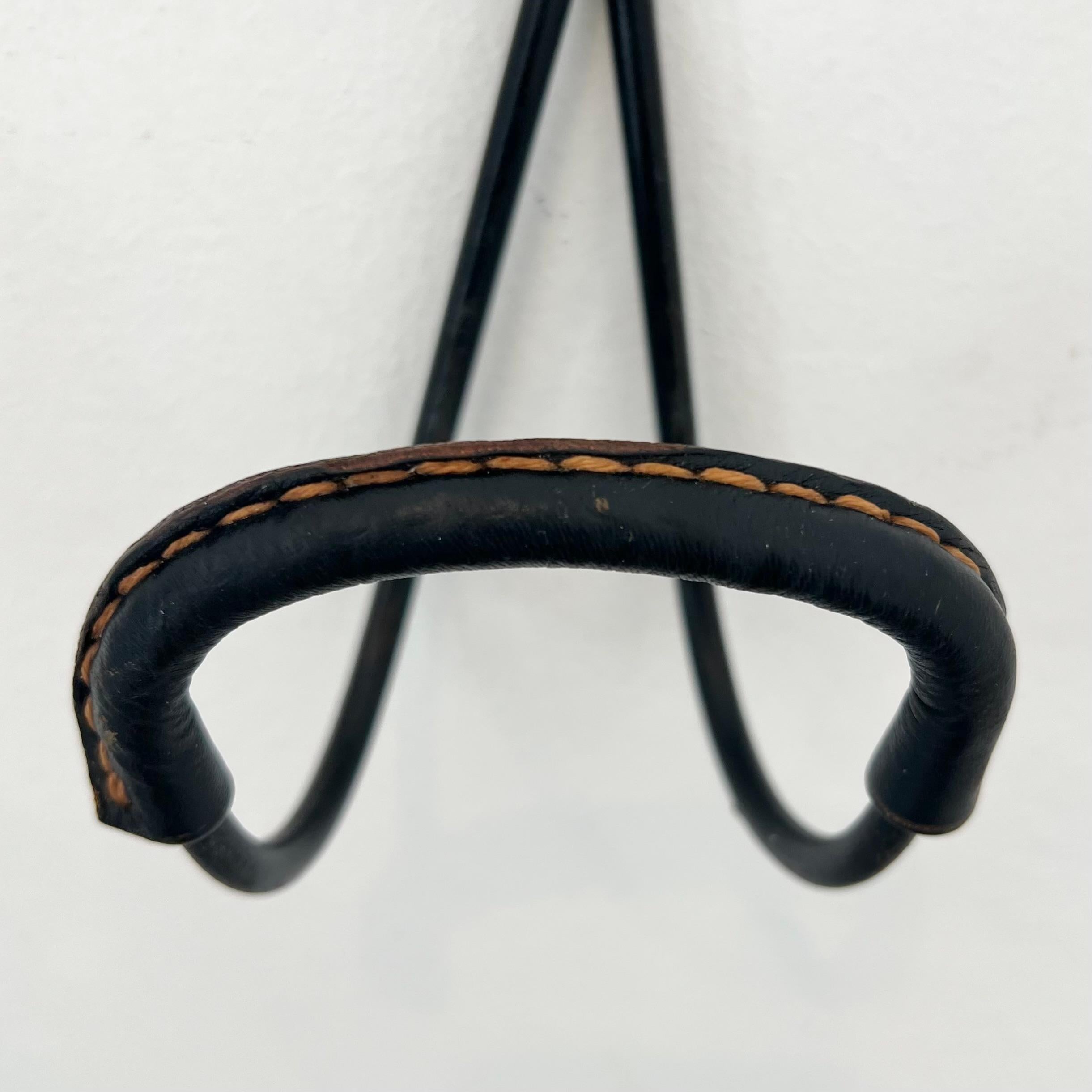 Appendiabiti in pelle nera di Jacques Adnet, Francia, anni '50 in vendita 2