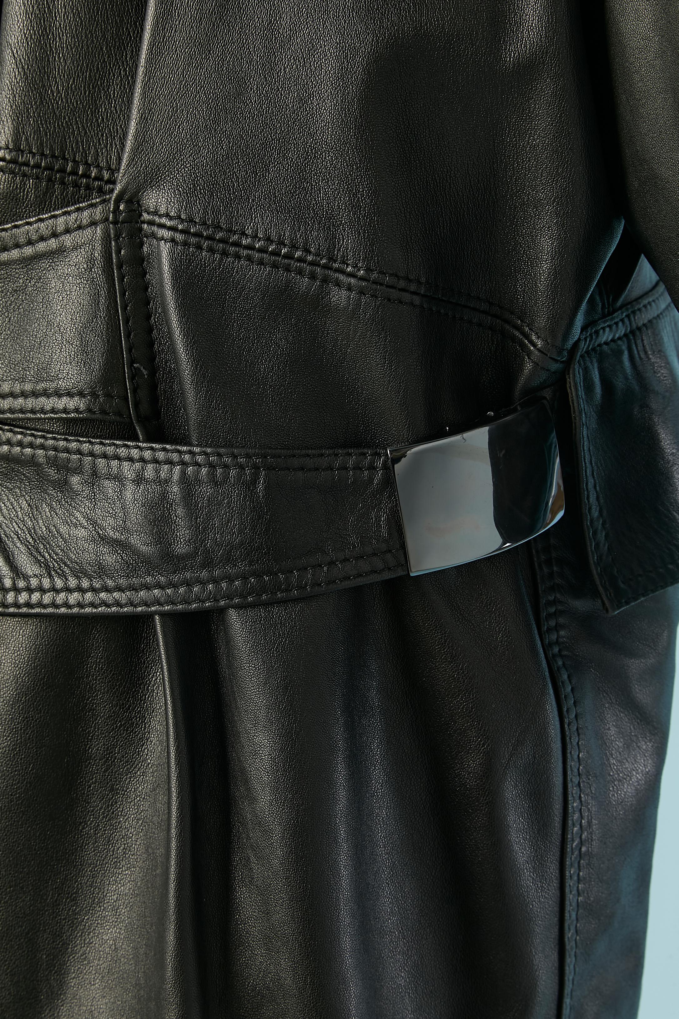 Black leather coat with brown wool lining and snap closure ALAÏA Circa 1990 3