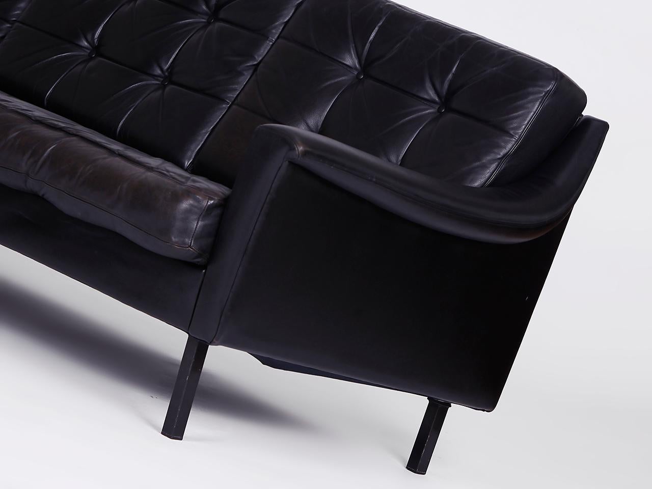 Canapé et 2 fauteuils en cuir noir  Allemagne, années 1960  en vente 4