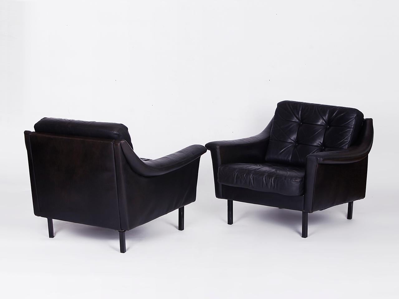 Black leather couch and 2 armchairs  Germany 1960s  For Sale 6