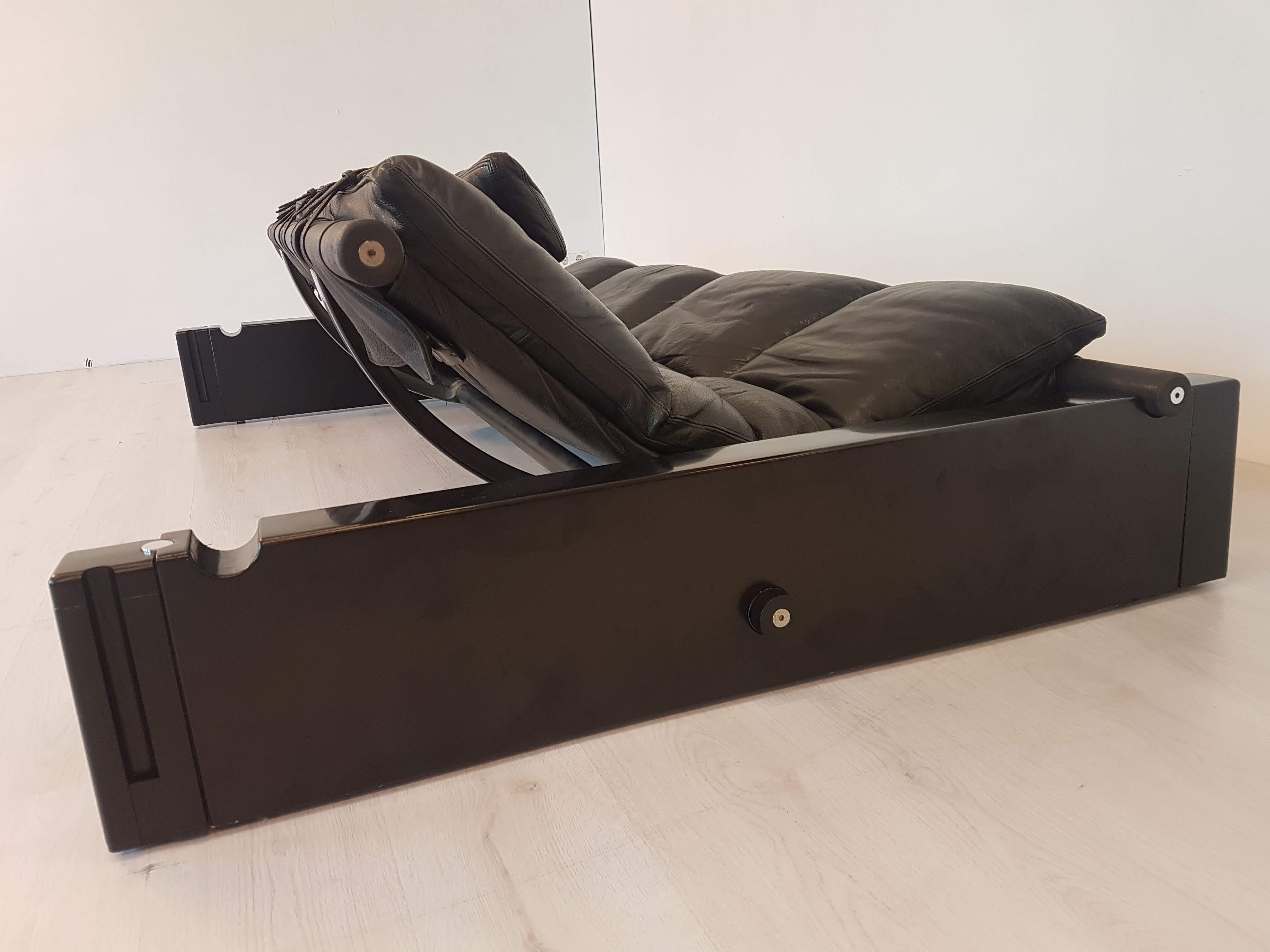 Black Leather Daybed Lounge Sofa by Vittorio Mazzucioni 5