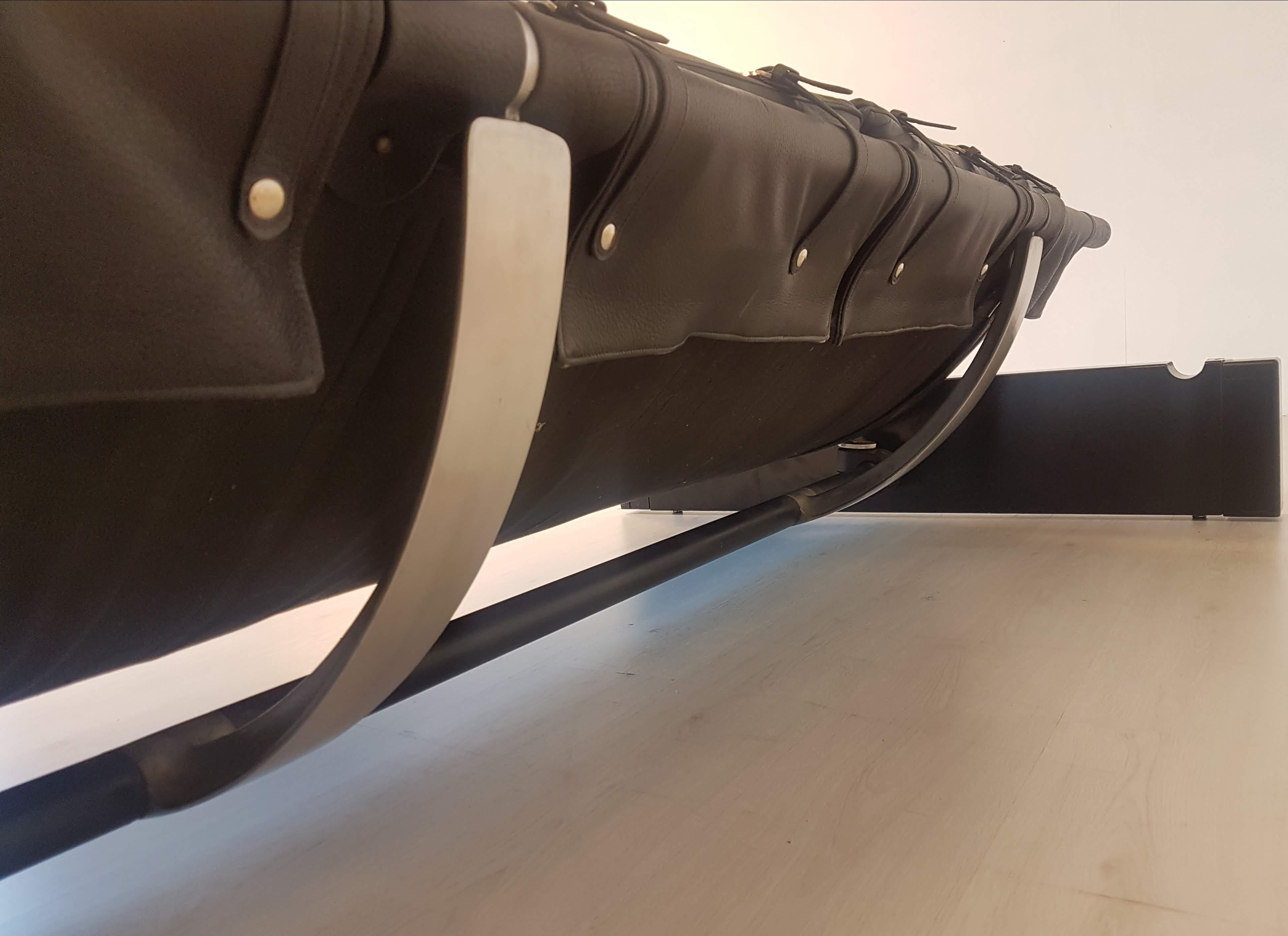 Black Leather Daybed Lounge Sofa by Vittorio Mazzucioni 6