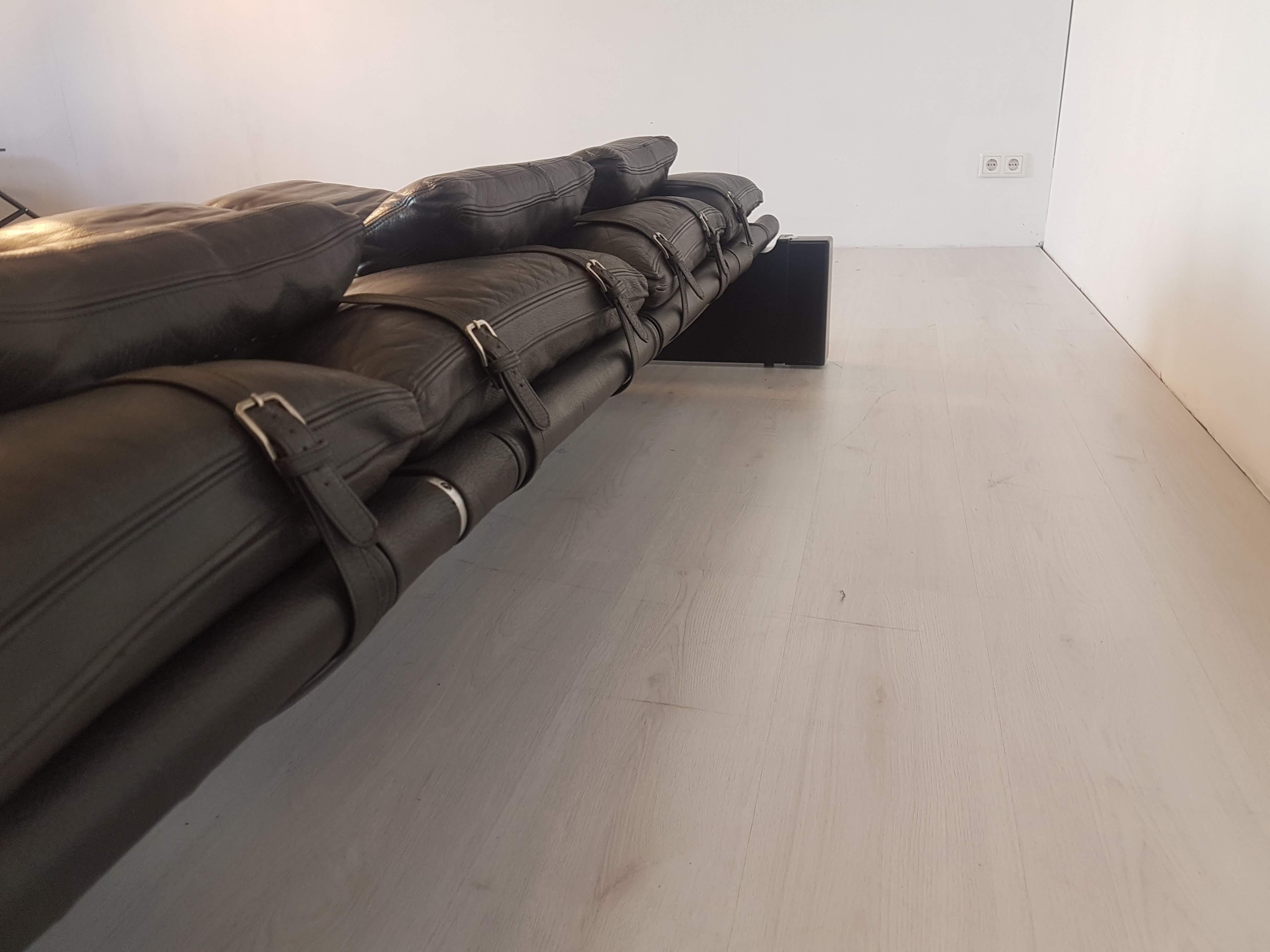 20th Century Black Leather Daybed Lounge Sofa by Vittorio Mazzucioni
