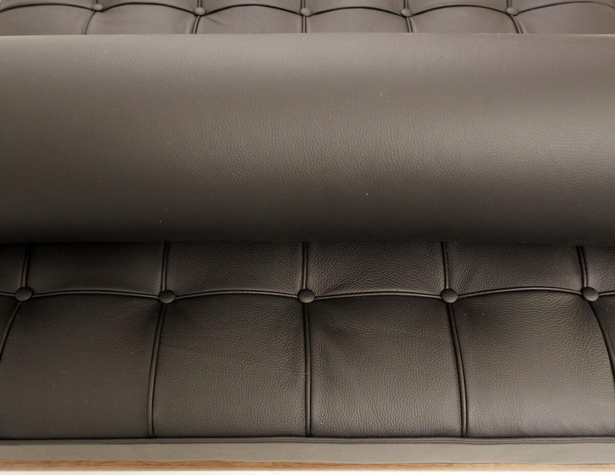 Black Leather Daybed Model 