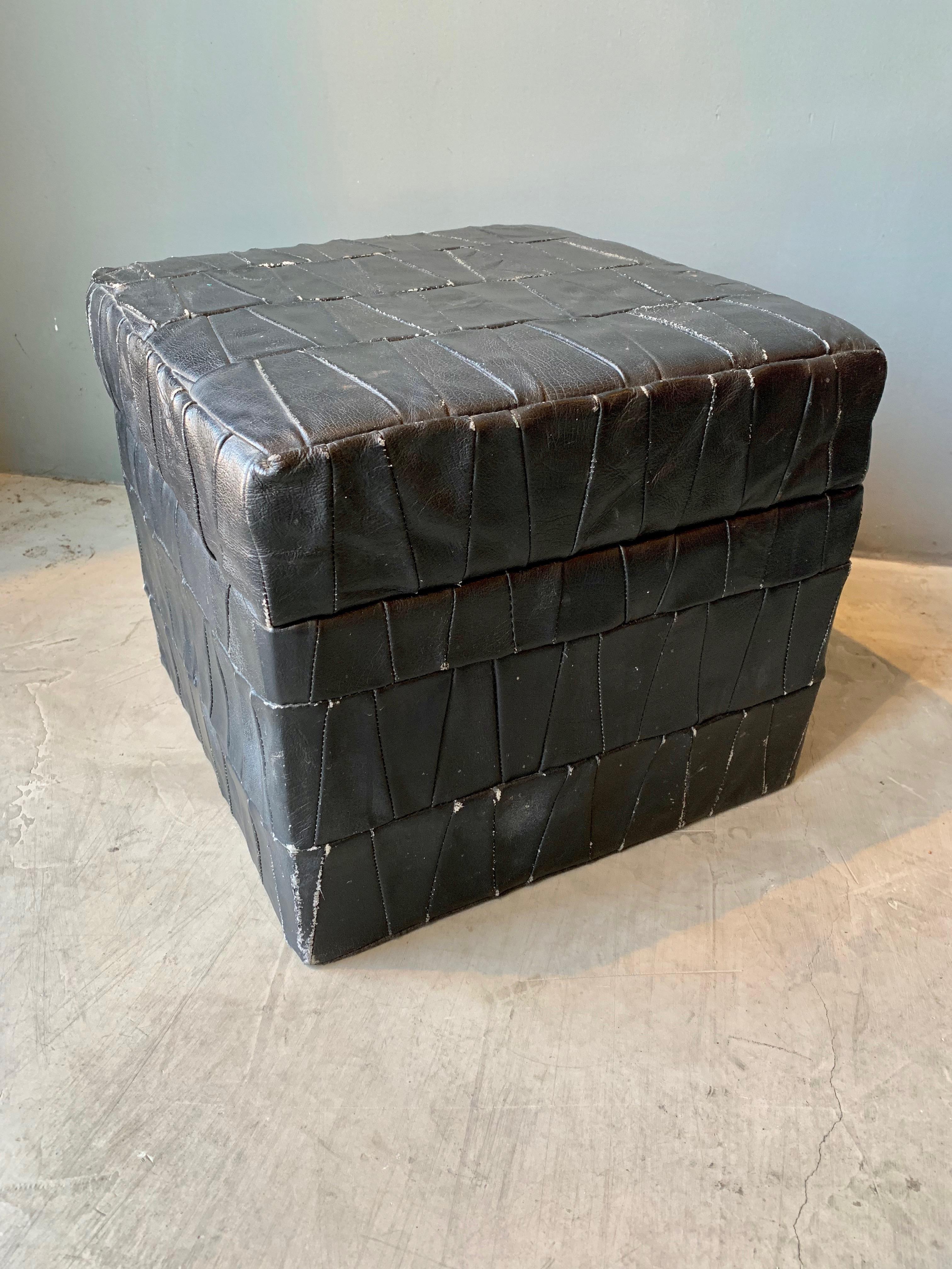 Patchwork leather ottoman by De Sede in tan. Ottoman has storage inside. Good condition. Some wear to leather. Great accent piece.

 





