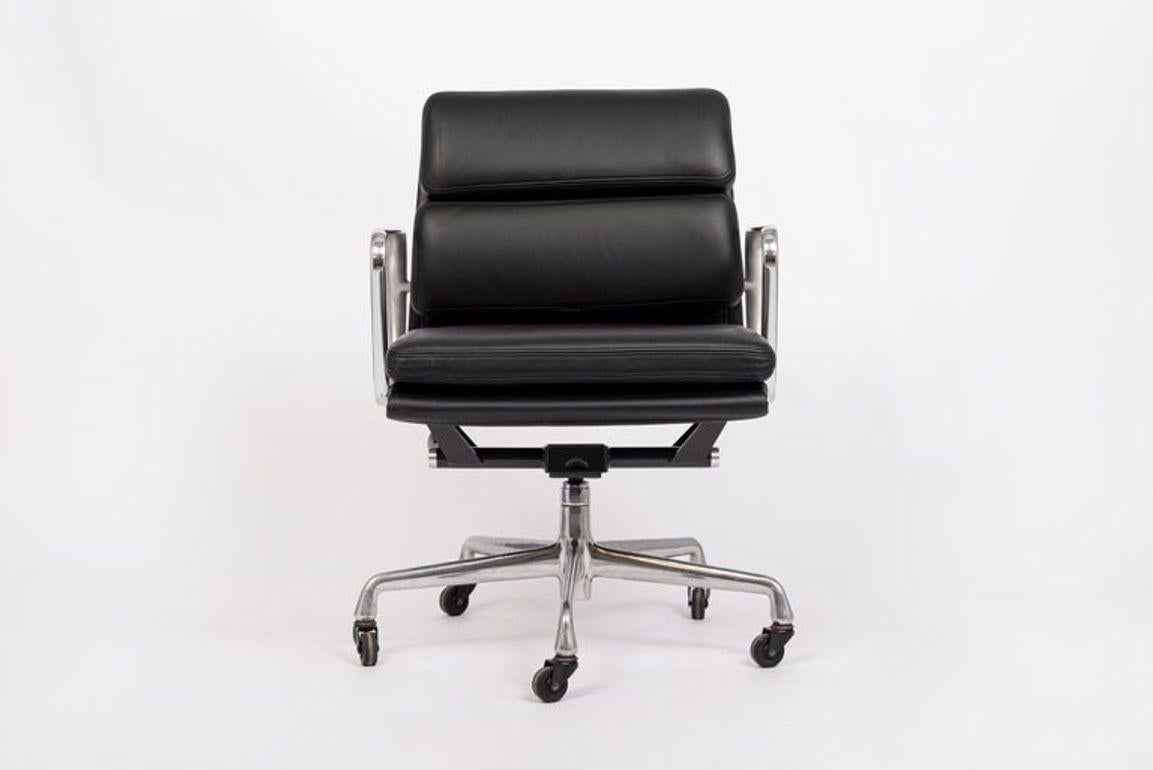Mid-Century Modern Black Leather Desk Chair by Eames for Herman Miller Aluminum Group For Sale