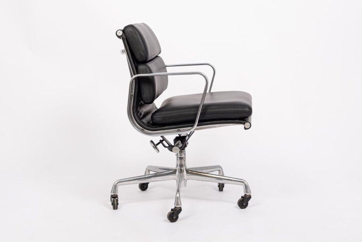 Black Leather Desk Chair by Eames for Herman Miller Aluminum Group In Good Condition For Sale In Detroit, MI