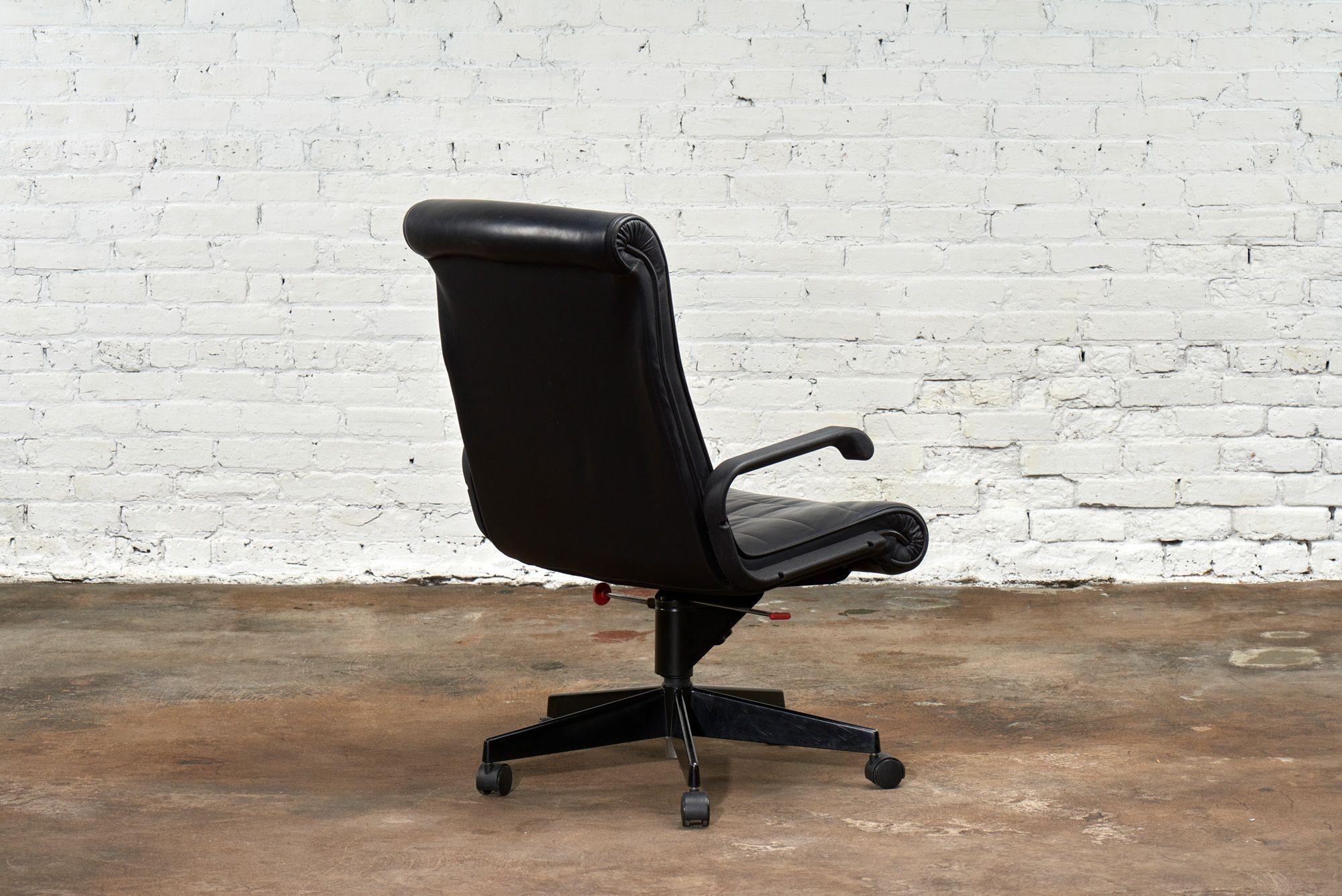 Modern Black Leather Desk Chair by Richard Sapper for Knoll Inc/Knoll Intl, France 1992 For Sale