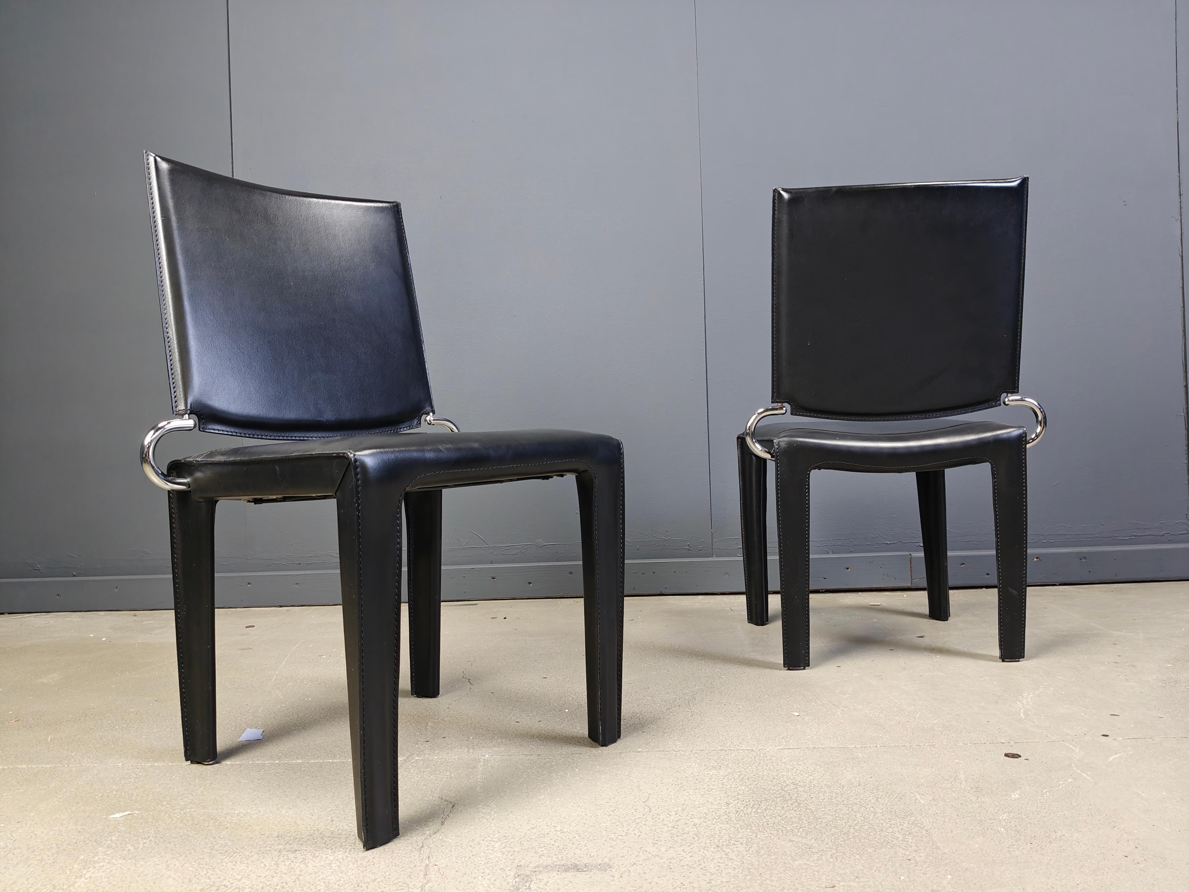 Sillas de comedor de piel negra de Arper italy, años 80 - set de 4 Posmoderno en venta