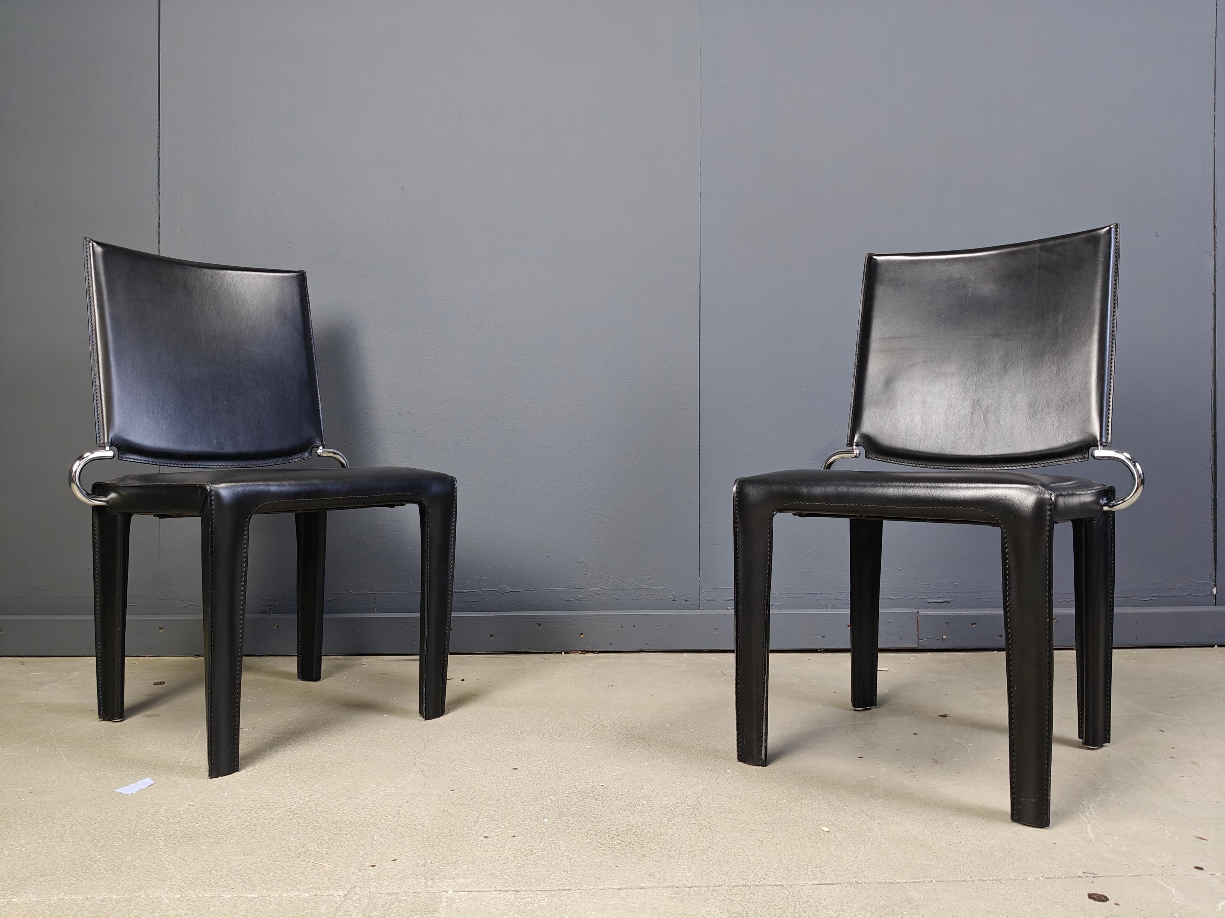 Sillas de comedor de piel negra de Arper italy, años 80 - set de 4 en Bueno estado para la venta en Leuven, Vlaams Gewest