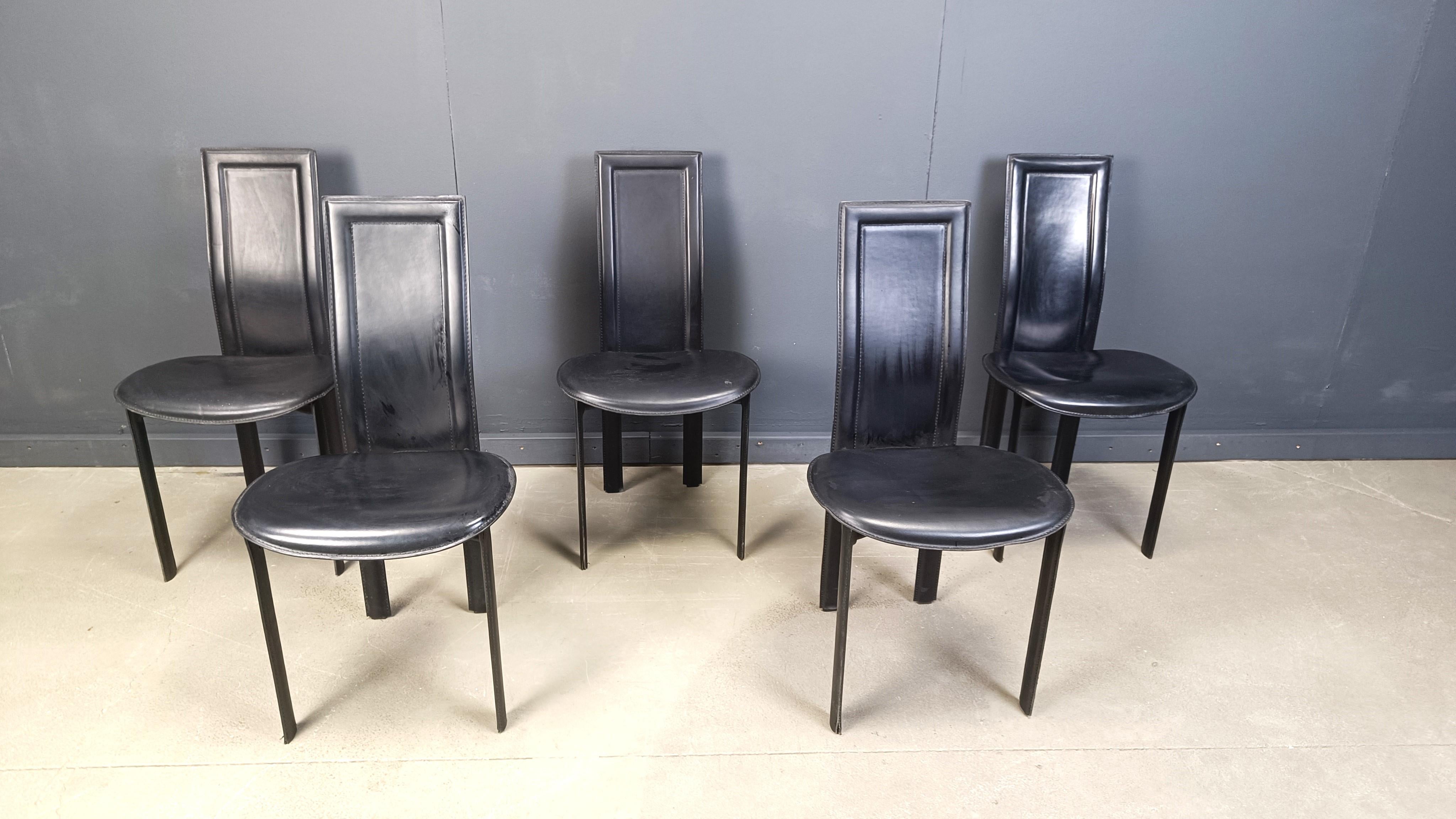 Vintage black leather high back dining chairs by Cattelan Italy.

These high quality dining chairs have a timeless design and are made of strong leather.

1980s - Italy

Good condition.

Chairs are labeled

Dimensions:
Height: 93cm
Width x depth: