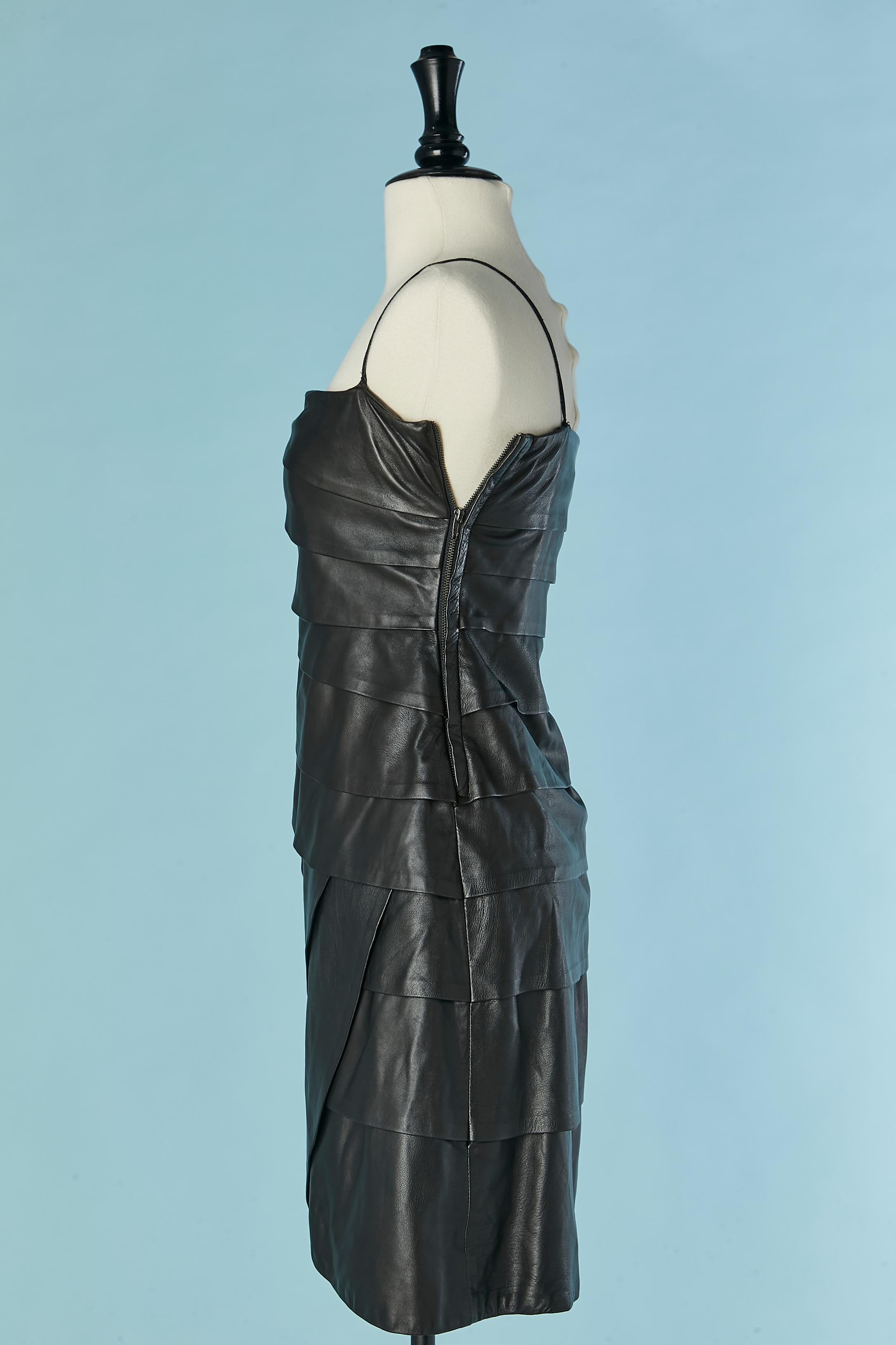 Vestido de cuero negro con volantes de corte VAKKO en Excelente estado para la venta en Saint-Ouen-Sur-Seine, FR