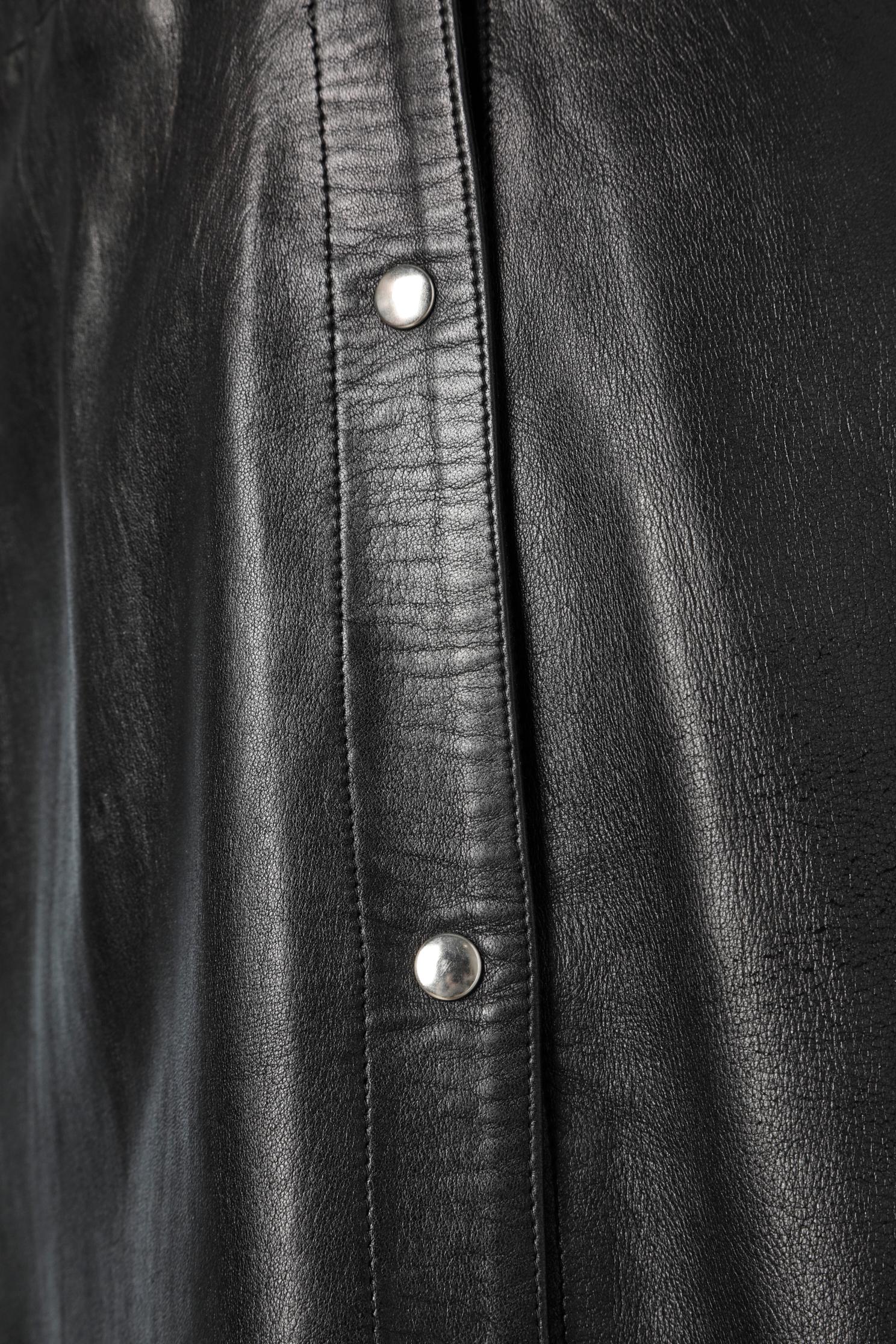 Robe en cuir noir avec bouton pression Thierry Mugler  Bon état - En vente à Saint-Ouen-Sur-Seine, FR