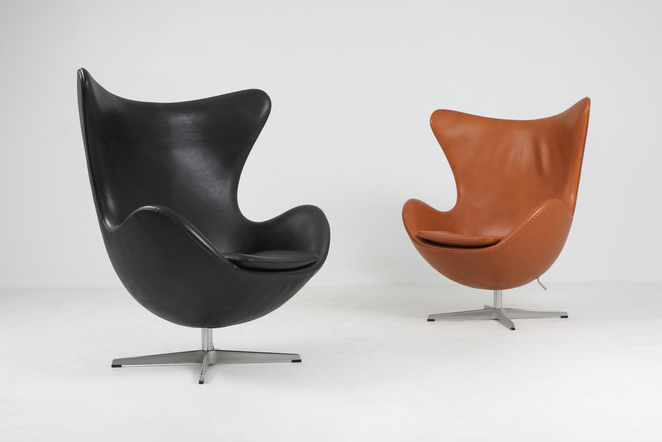 Black Leather Egg Chair by Arne Jacobsen for Fritz Hansen 2