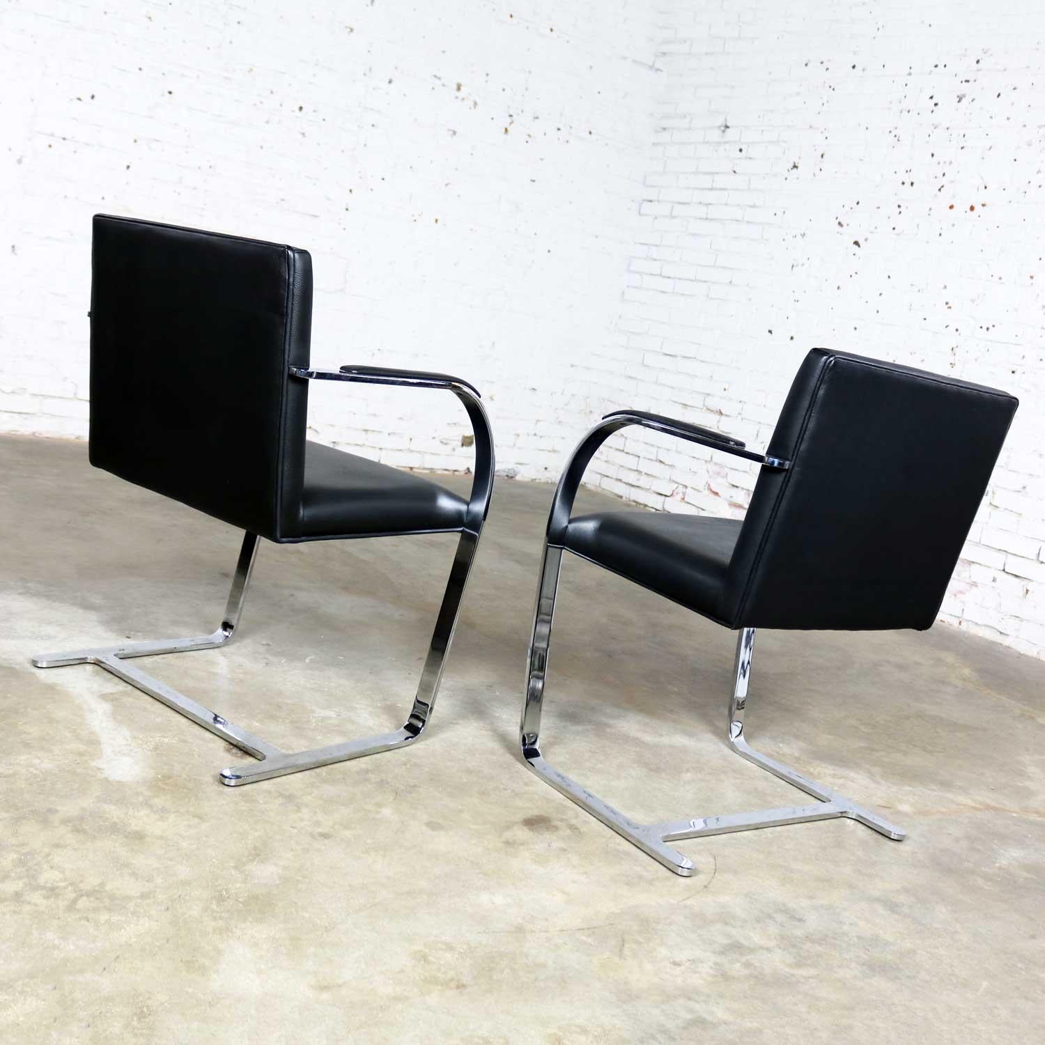 20th Century Black Leather Flat Bar Brno Chairs by Mies Van Der Rohe & Lilly Reich by Gordon