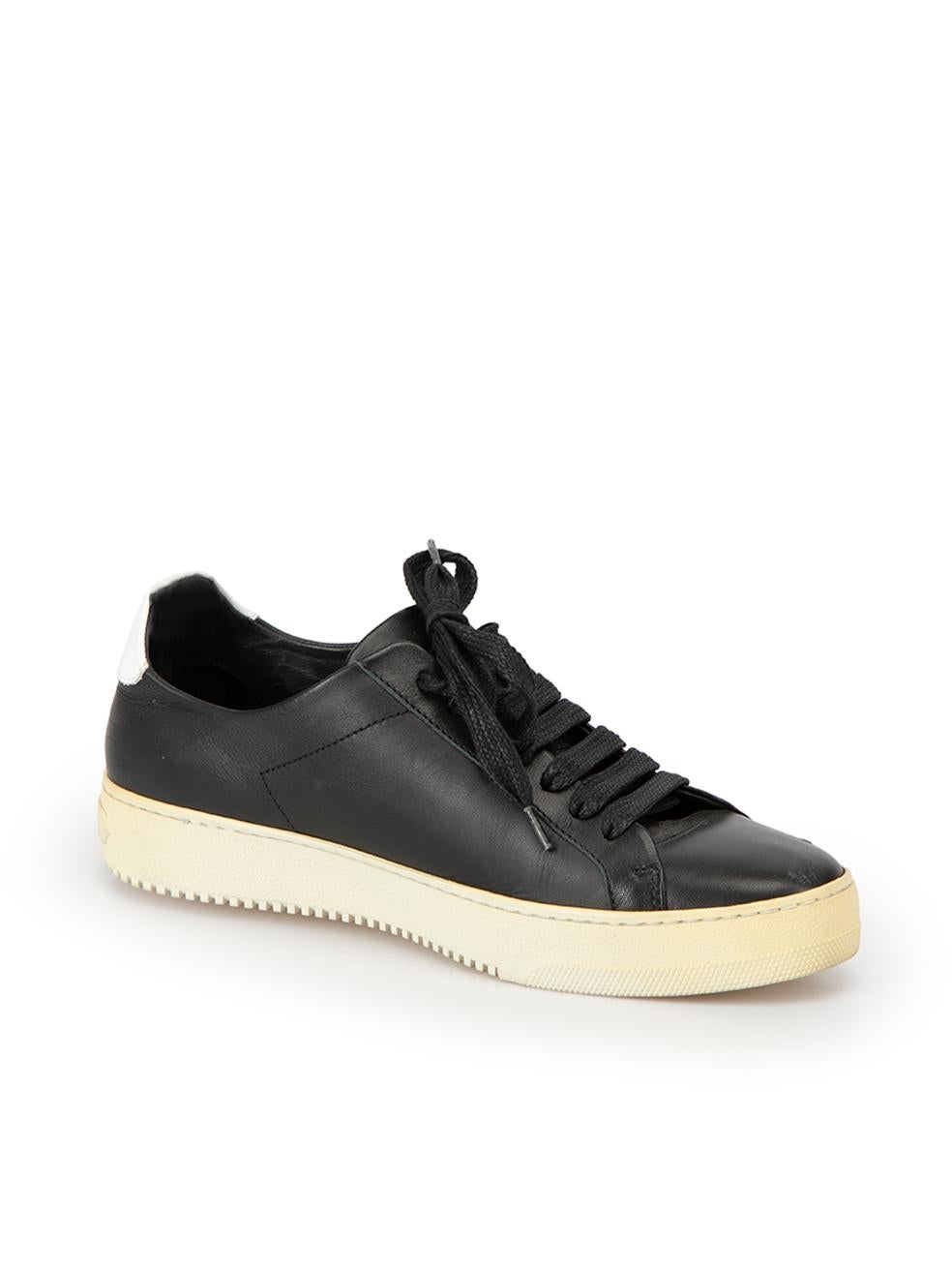 CONDITION is Very good. Minimal wear to these trainers is evident. Small scuff to toe of left trainer. Minor creasing along outer back heel and along toe crease of this used Off-White designer resale item
 
 Details
  Black
 Leather
 Low top