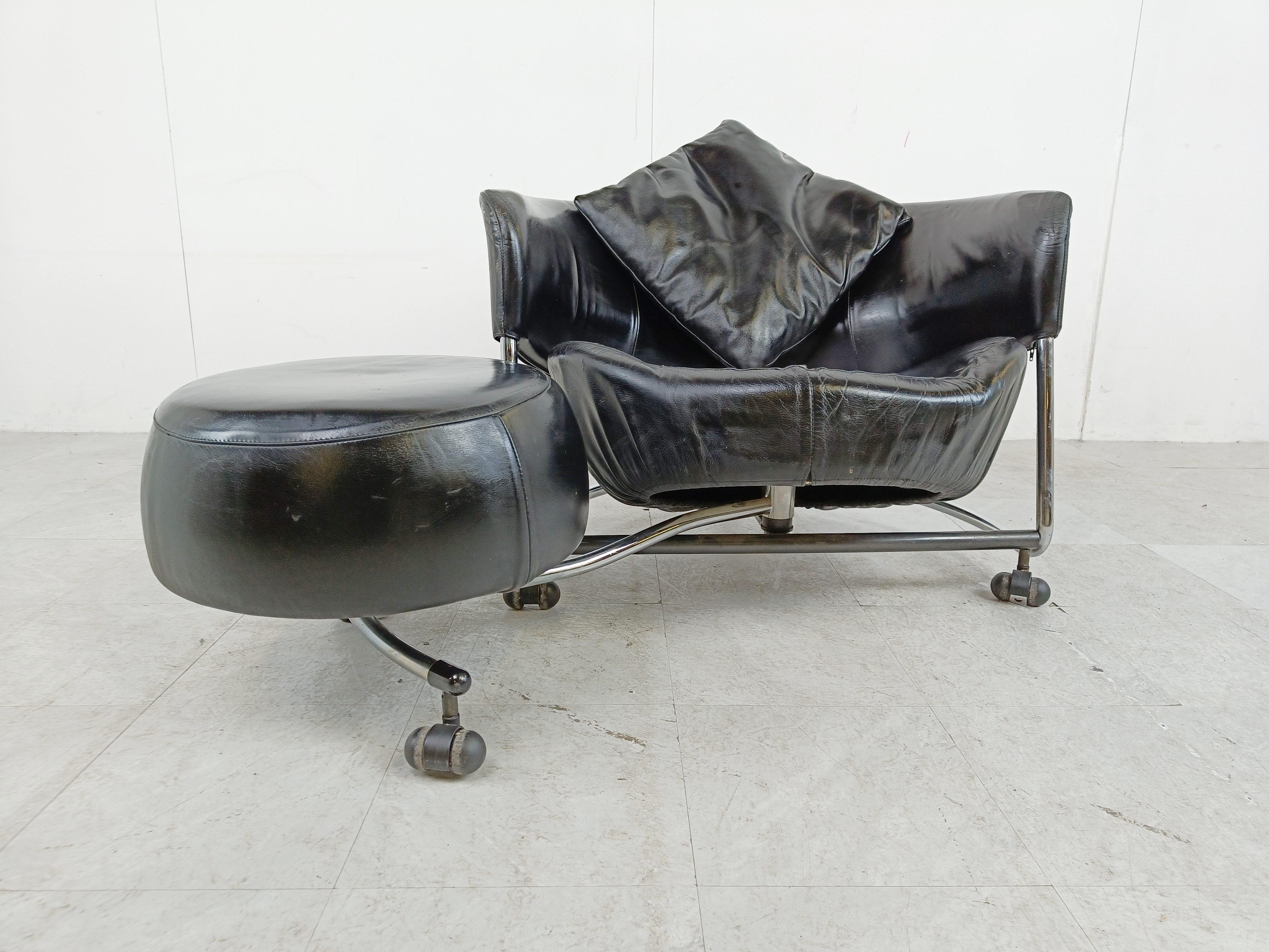 Schwarzer Girotonda-Loungesessel aus Leder von Cassina, 1990er-Jahre im Zustand „Gut“ in HEVERLEE, BE