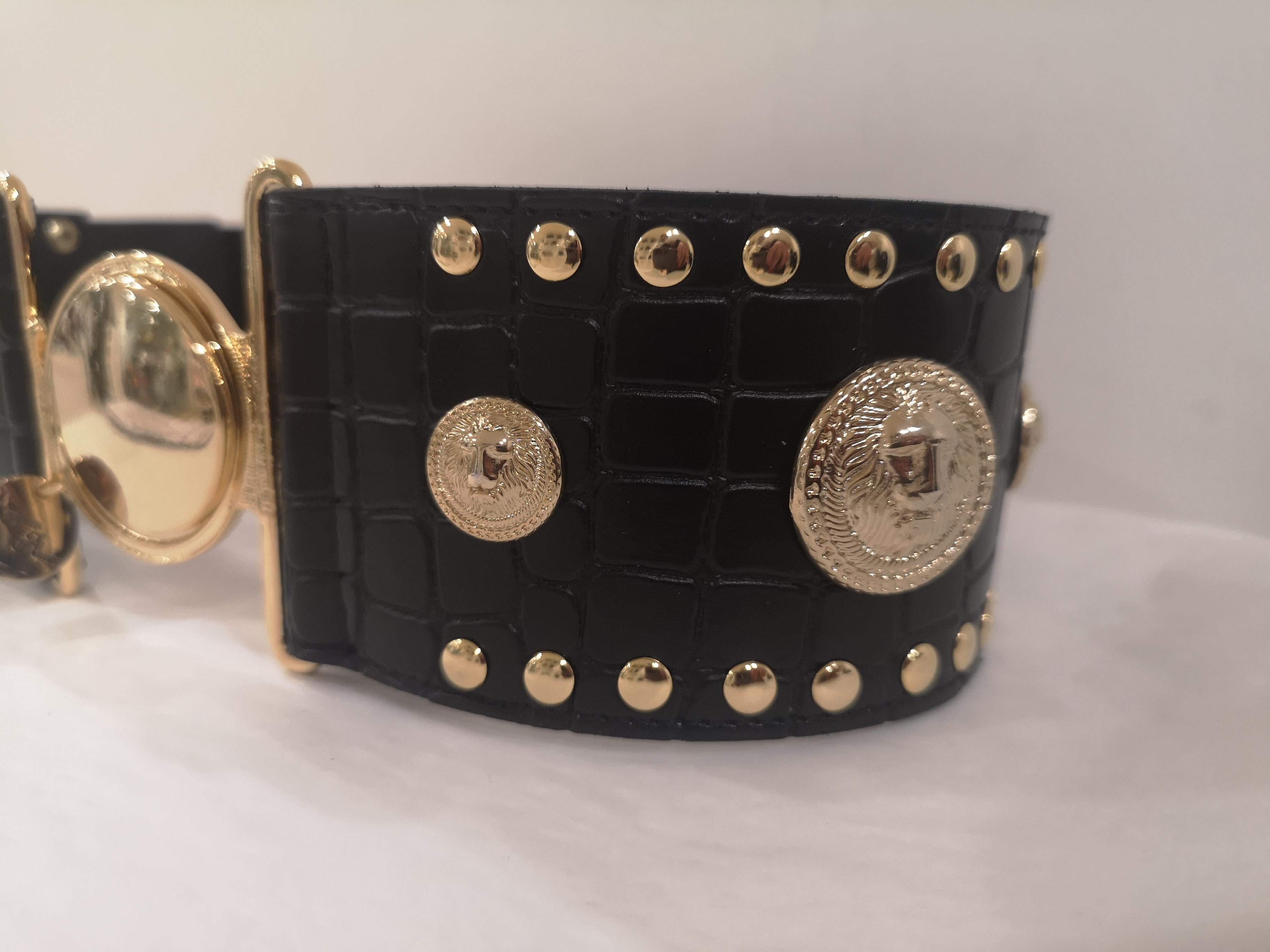 Black leather gold hardware elastic belt NWOT In New Condition In Capri, IT