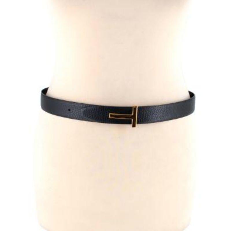 Black leather gold-tone metal T Buckle belt 75 In Excellent Condition For Sale In London, GB
