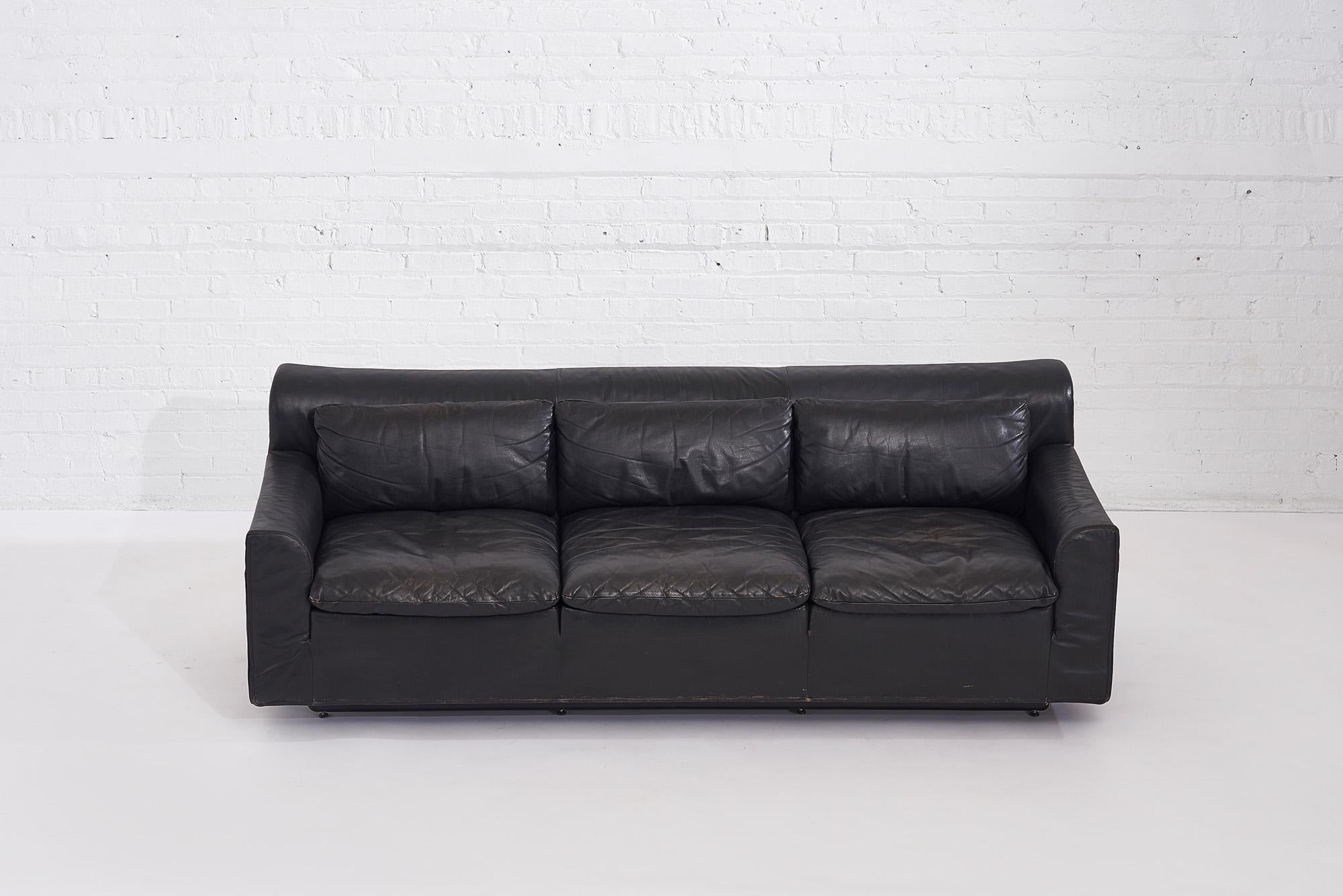 Rare Heli sofa designed by Otto Zapf for Knoll, circa 1980. Thick black leather has perfect lightly broken in patina. To complete the set, we have the matching lounge chairs listed separately.