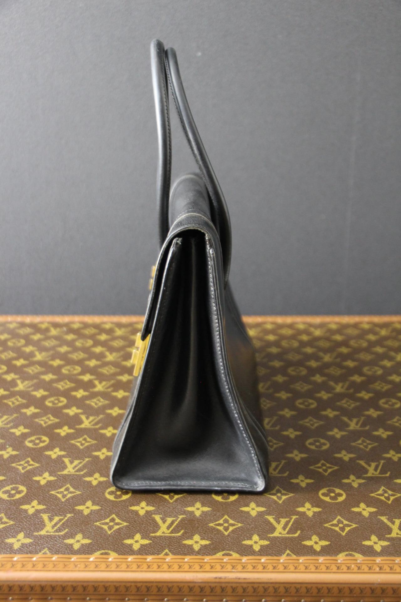 Women's or Men's Black Leather Hermes Drag Bag For Sale