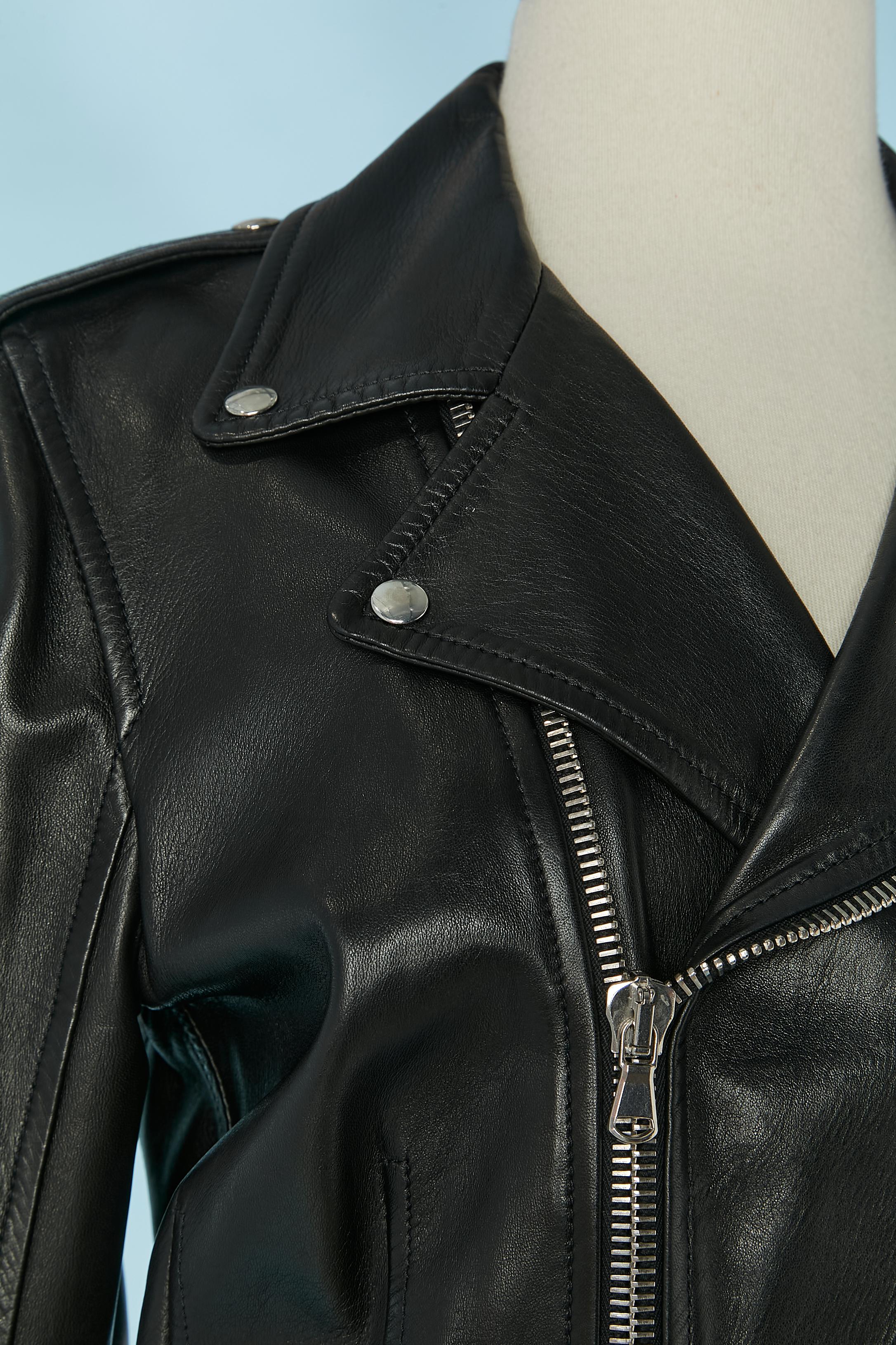 Black leather jacket ALEXANDER McQUEEN In Excellent Condition For Sale In Saint-Ouen-Sur-Seine, FR