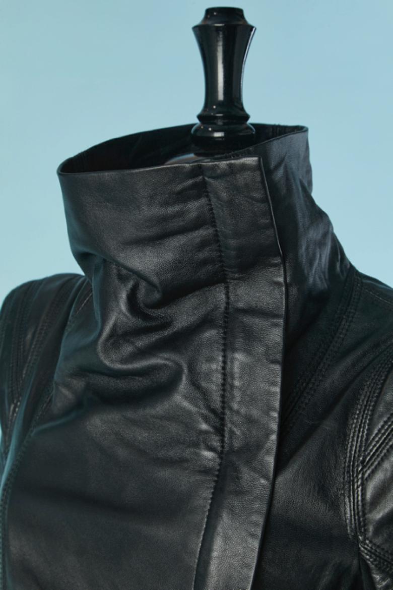 Black leather jacket with top-stitching BCBG MAXAZRIA im Zustand „Hervorragend“ im Angebot in Saint-Ouen-Sur-Seine, FR