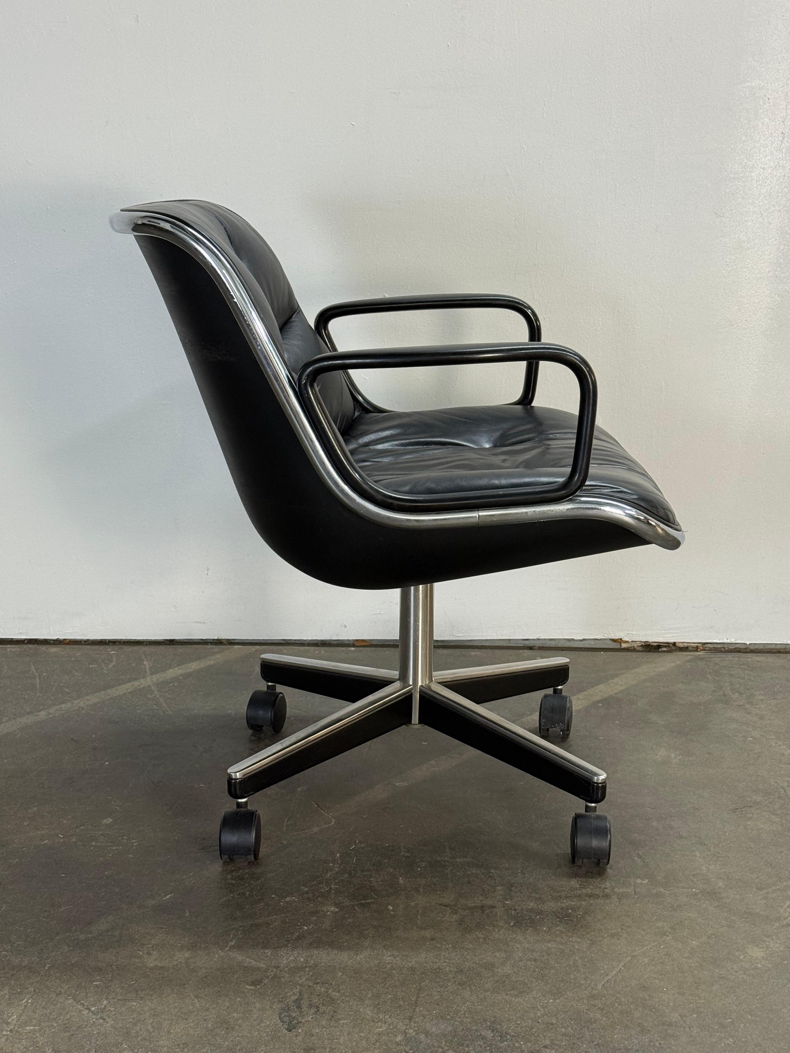 Knoll-Schreibtischstuhl aus schwarzem Leder von Charles Pollock im Angebot 8