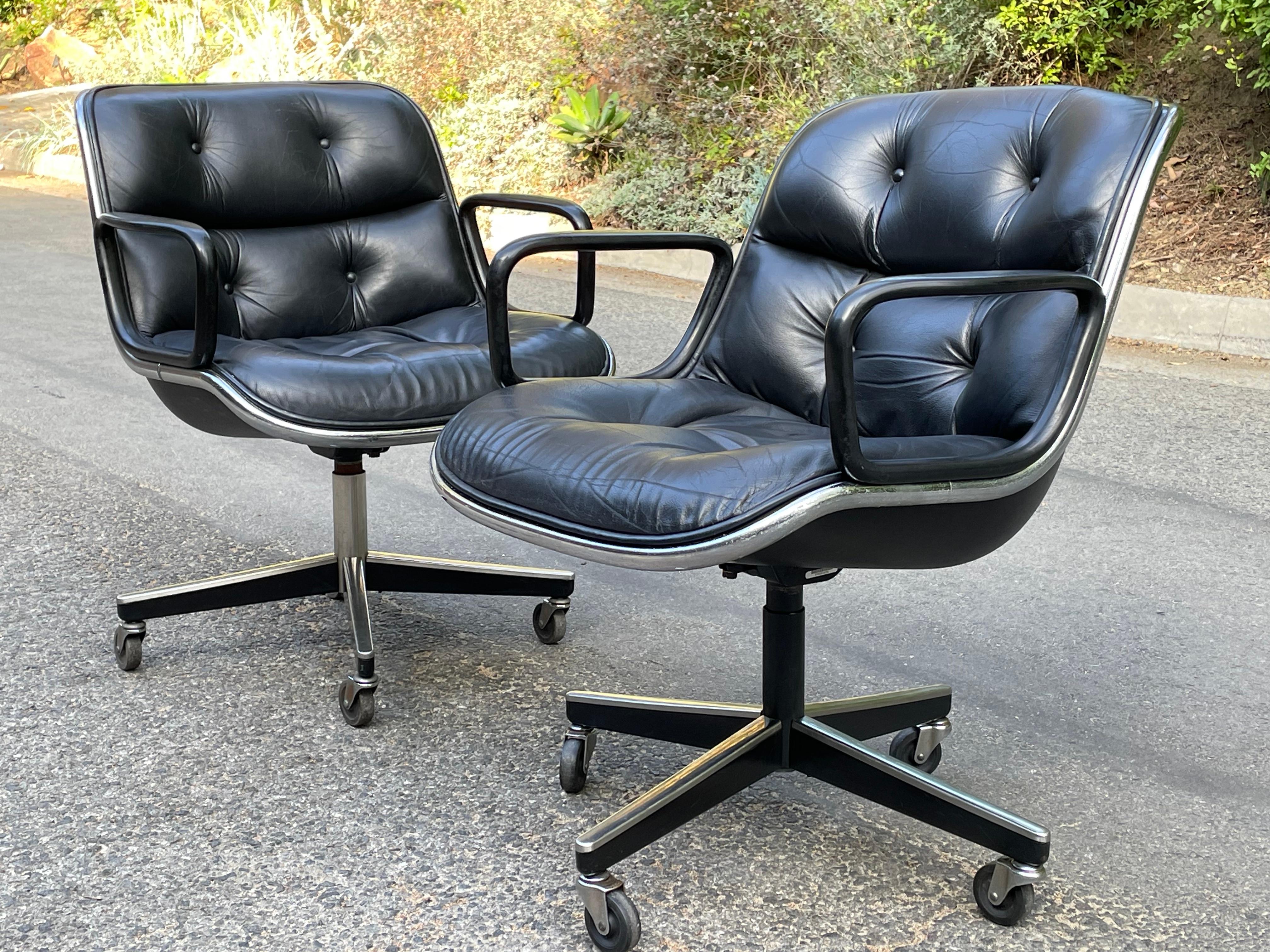 Mid-Century Modern Black Leather Knoll Pollock Chair. Circa 1980s.