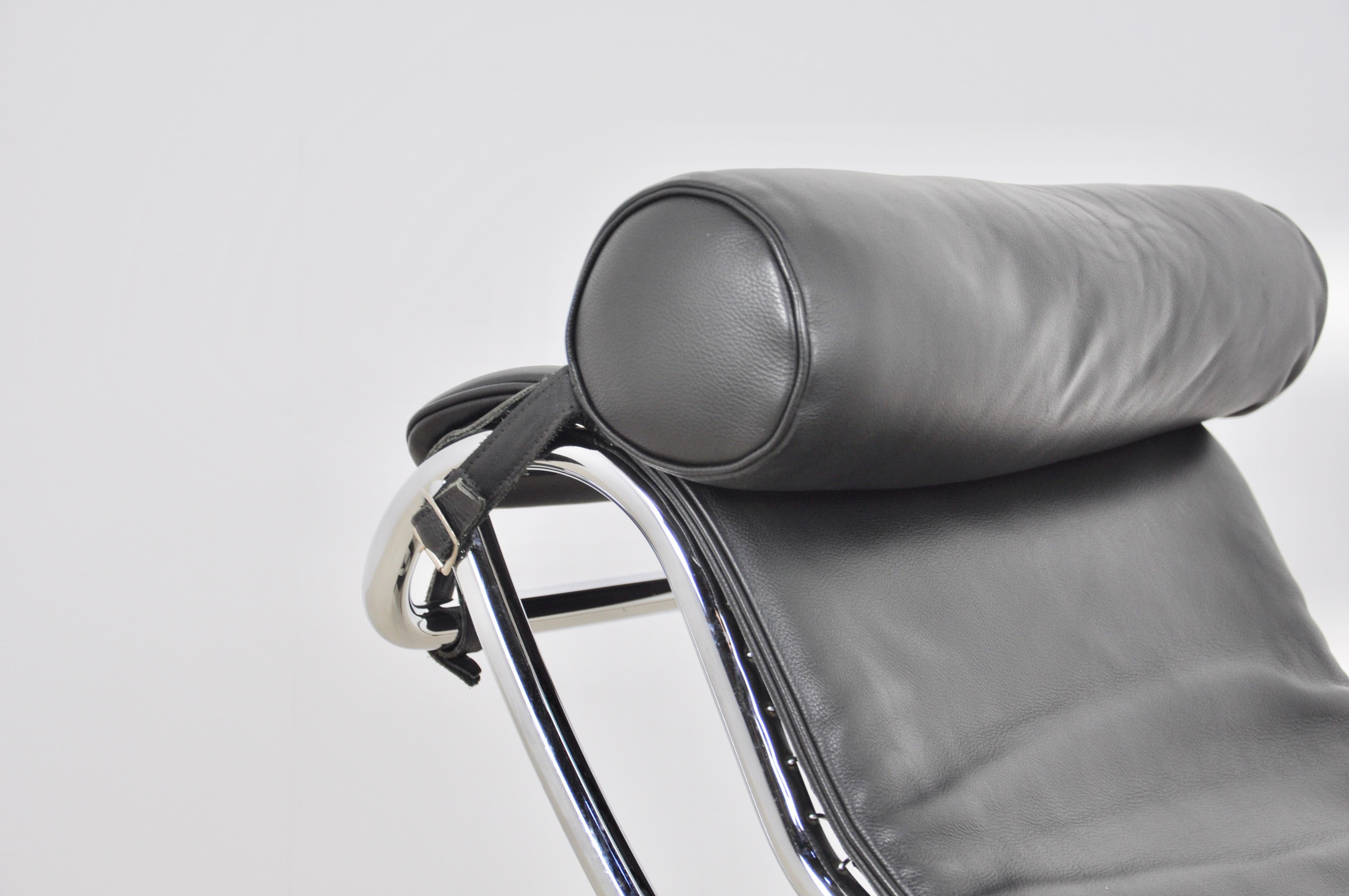 Mid-Century Modern Black Leather LC4 Lounge Chair by Le Corbusier for Cassina, 1980s