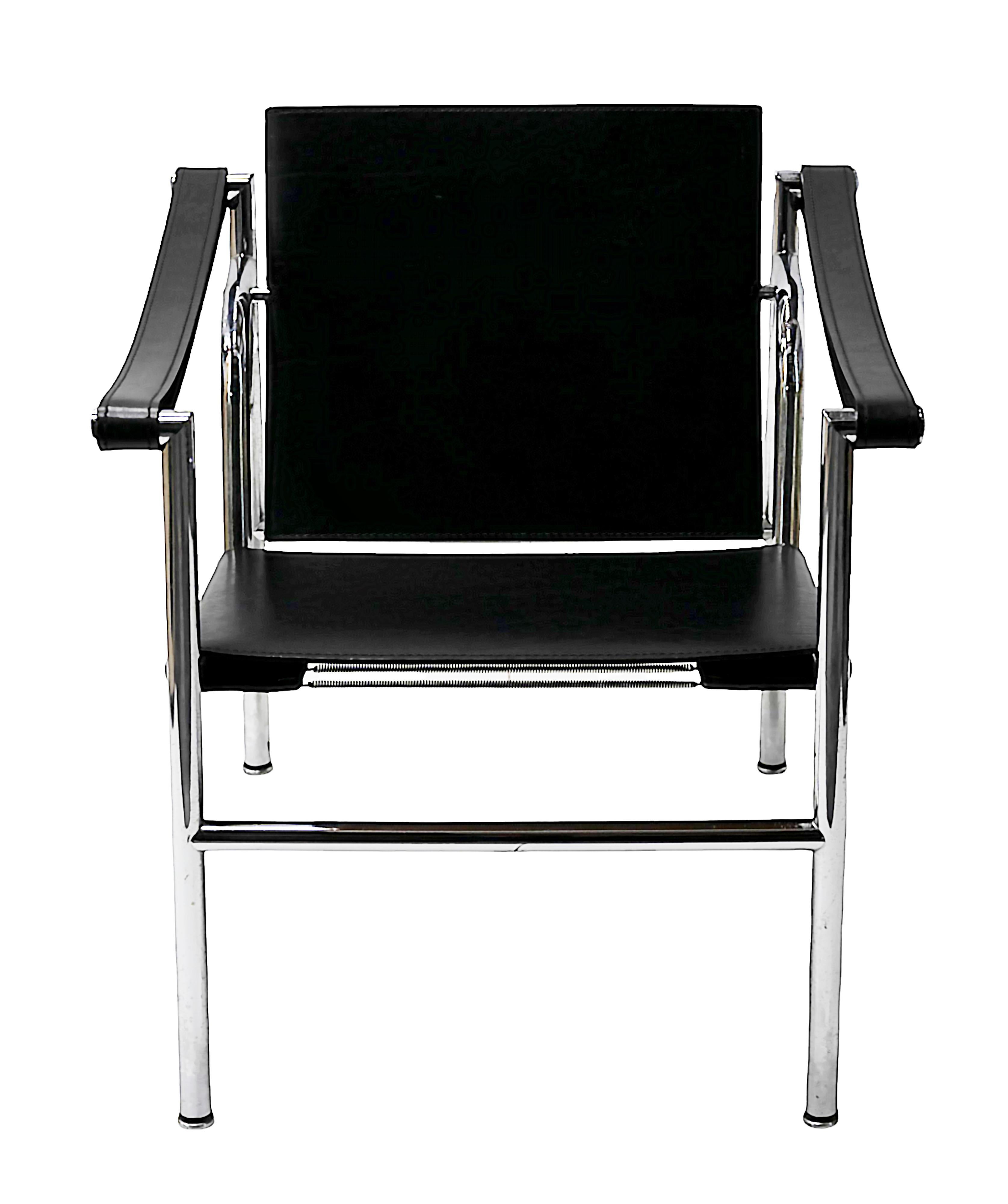 Vintage LC1 black leather chair designed by Le Corbusier circa 1928's and manufactured by Cassina in 1990's.
Engraved serial umber 54184, Le Corbusier signature and Cassina mark.
Very good original vintage condition.

 

 
