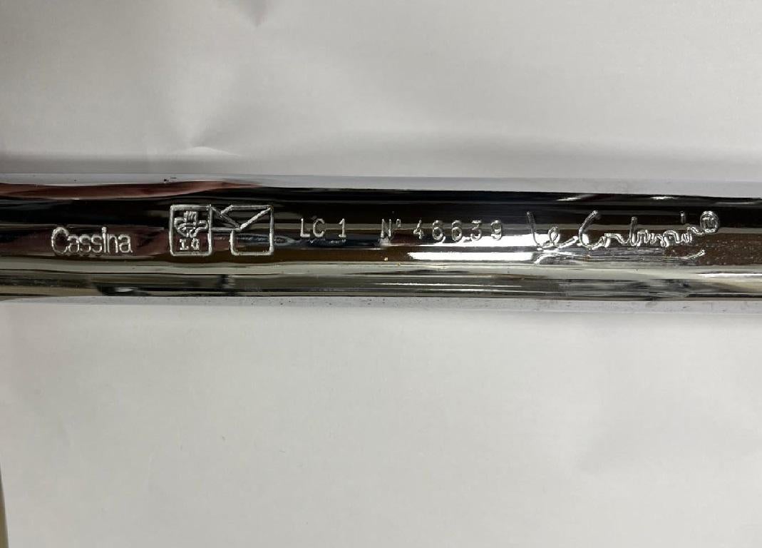 Chaise Le Corbusier en cuir noir LC1  par Cassina en vente 1