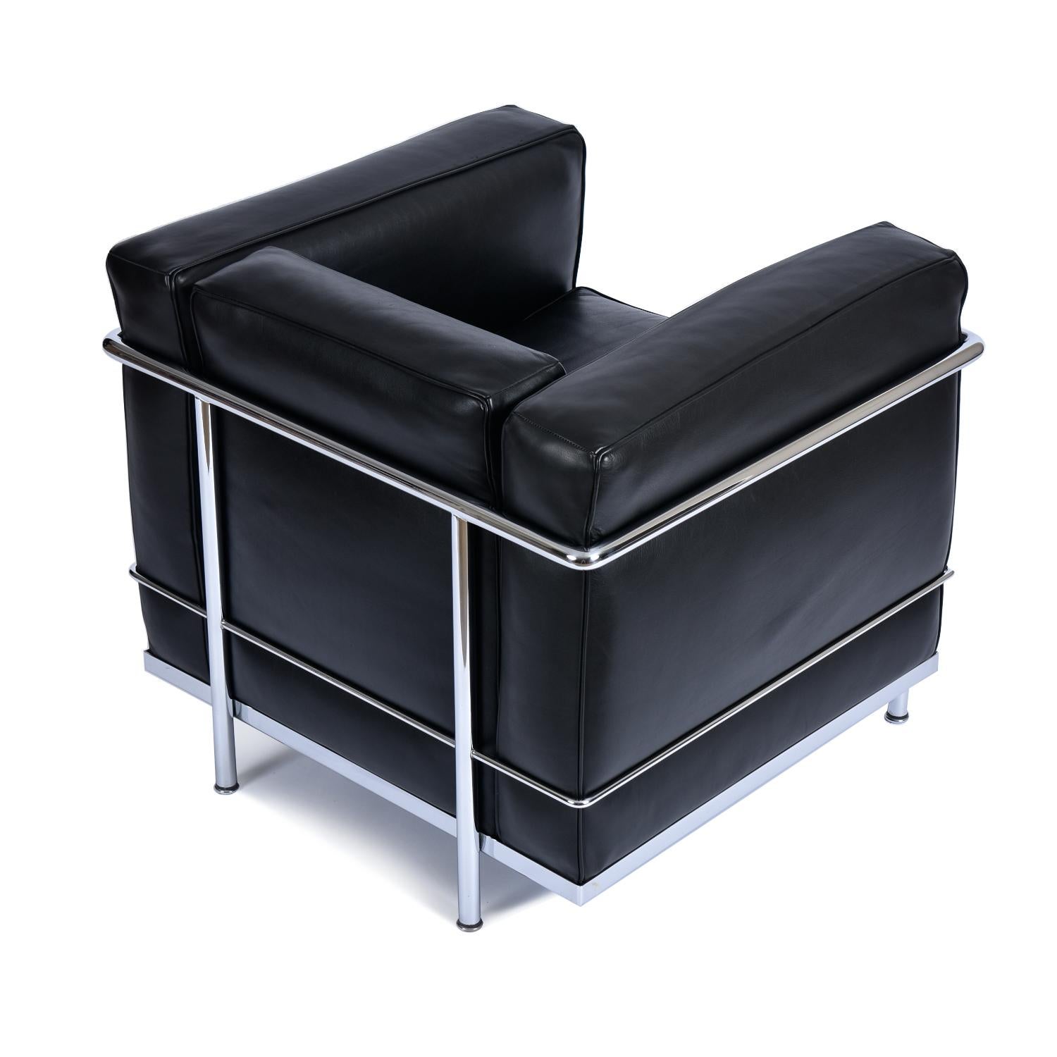 le corbusier black leather chairs