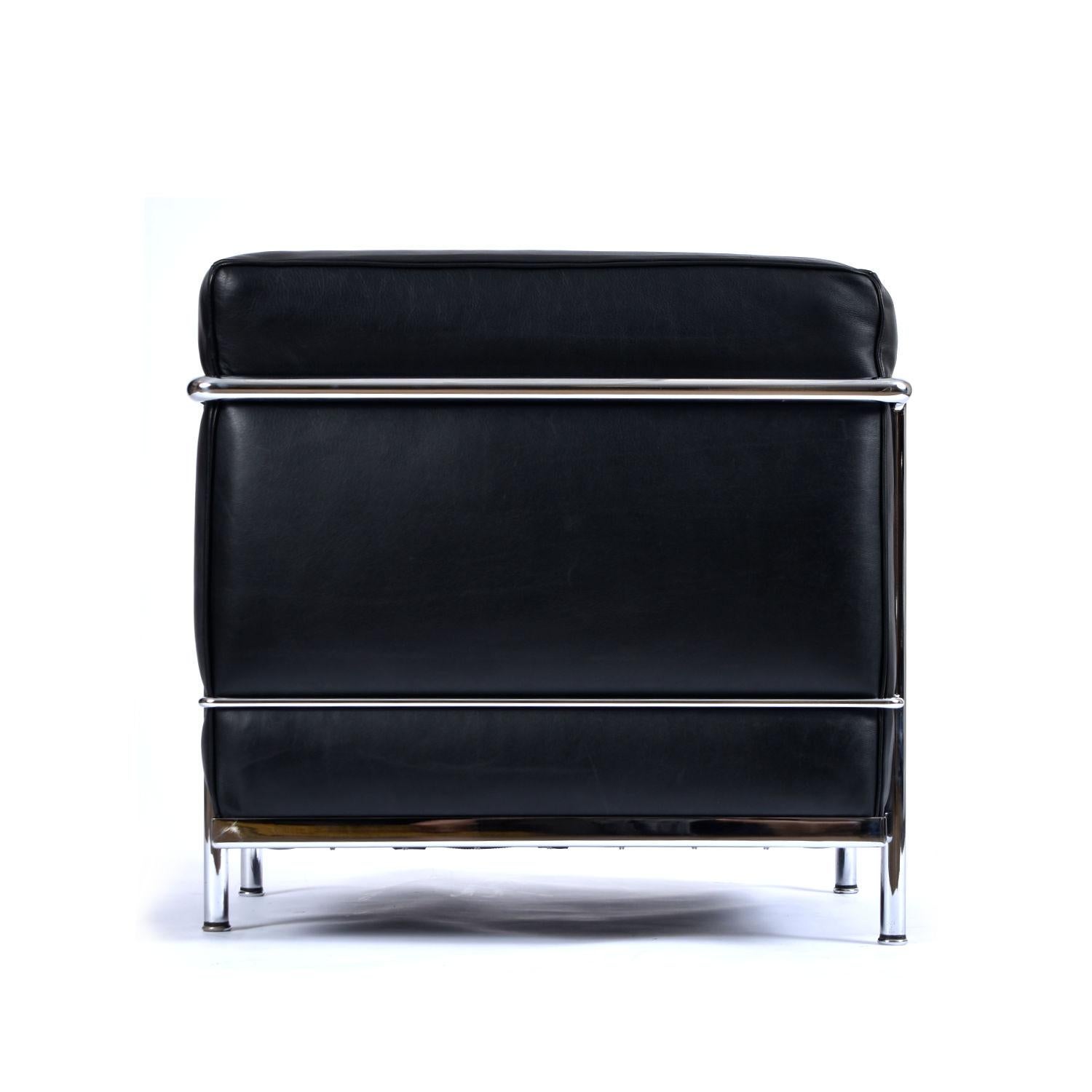 Le Corbusier LC2 Stuhl aus schwarzem Leder von Cassina für Atelier International im Zustand „Gut“ in Chattanooga, TN