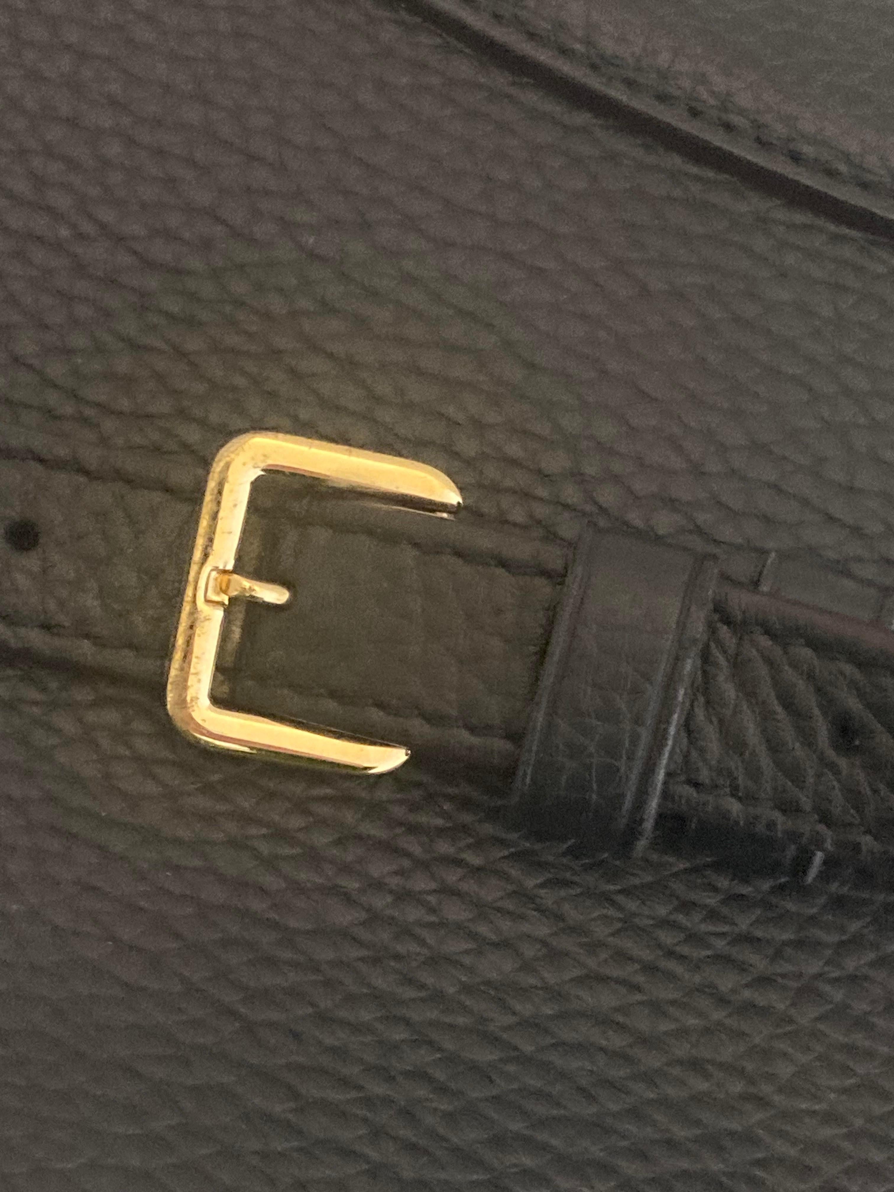 Schwarze Louis Vuitton Capucine BB Umhängetasche aus Leder im Angebot 4