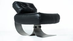 Black Leather Lounge chair and Ottoman Model 'Alta' by Oscar Niemeyer