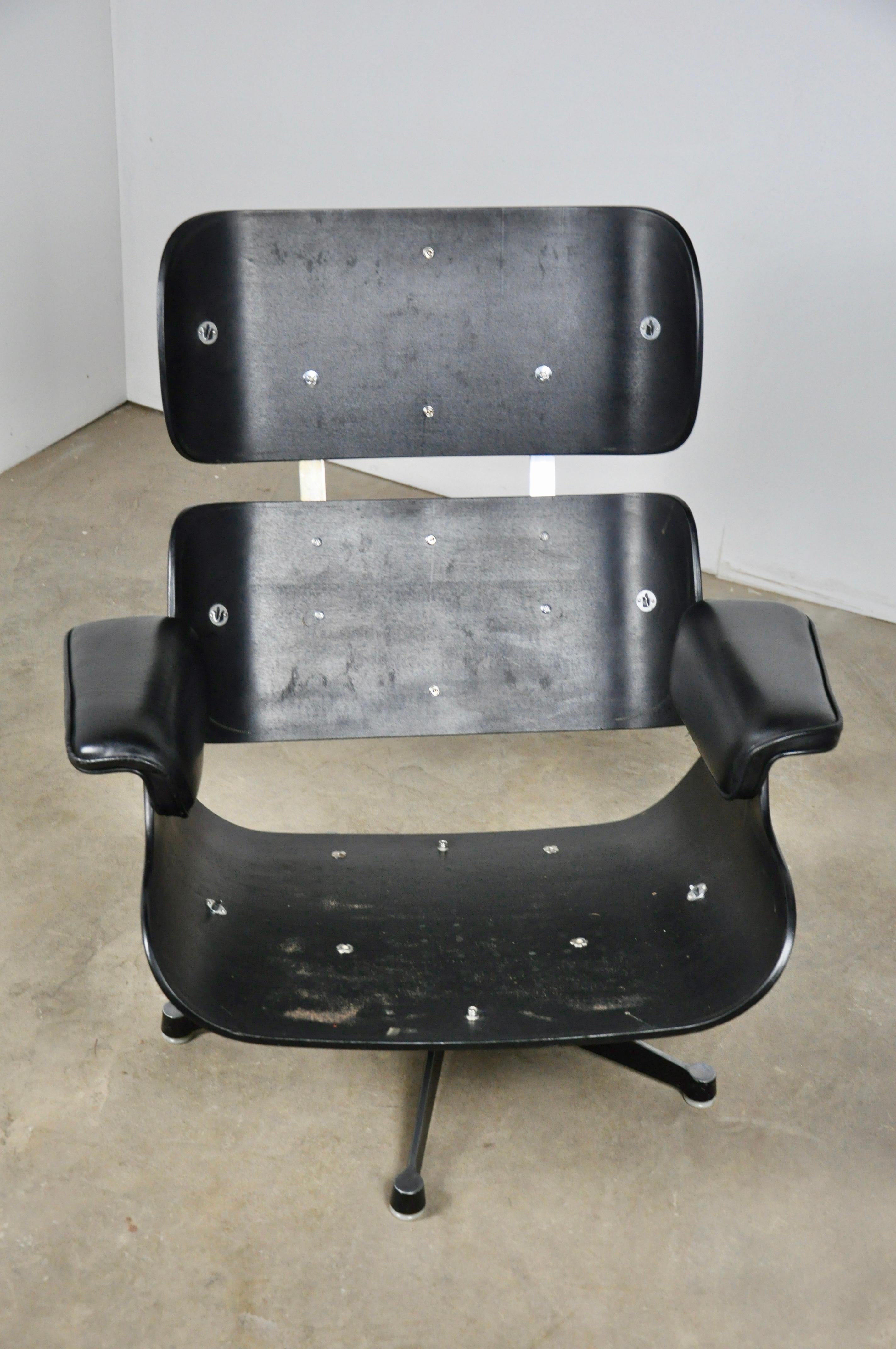Black Leather Lounge Chair by Charles & Ray Eames, 1970s 5