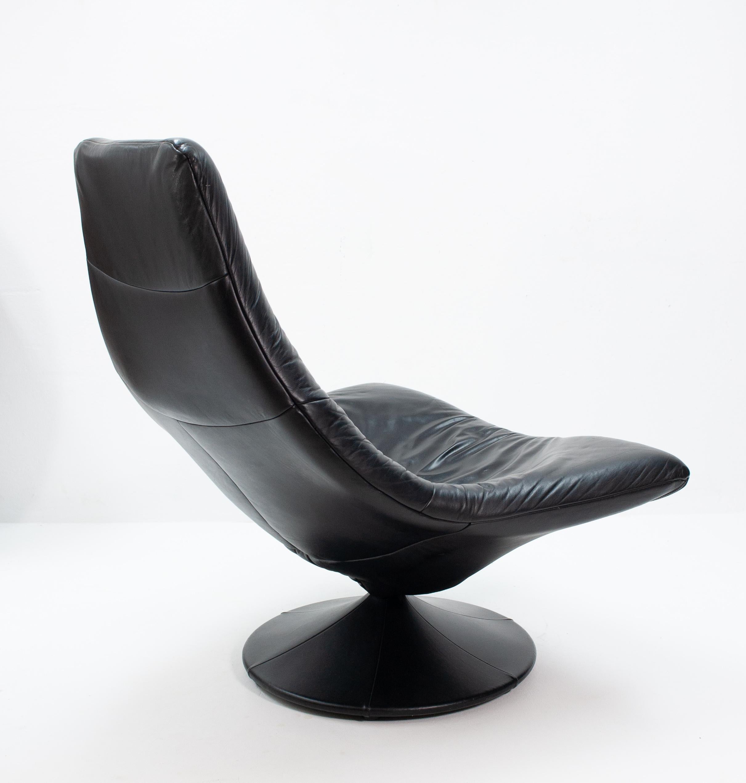 Black Leather Lounge Chair by Gerard van der Berg, 1970s 2