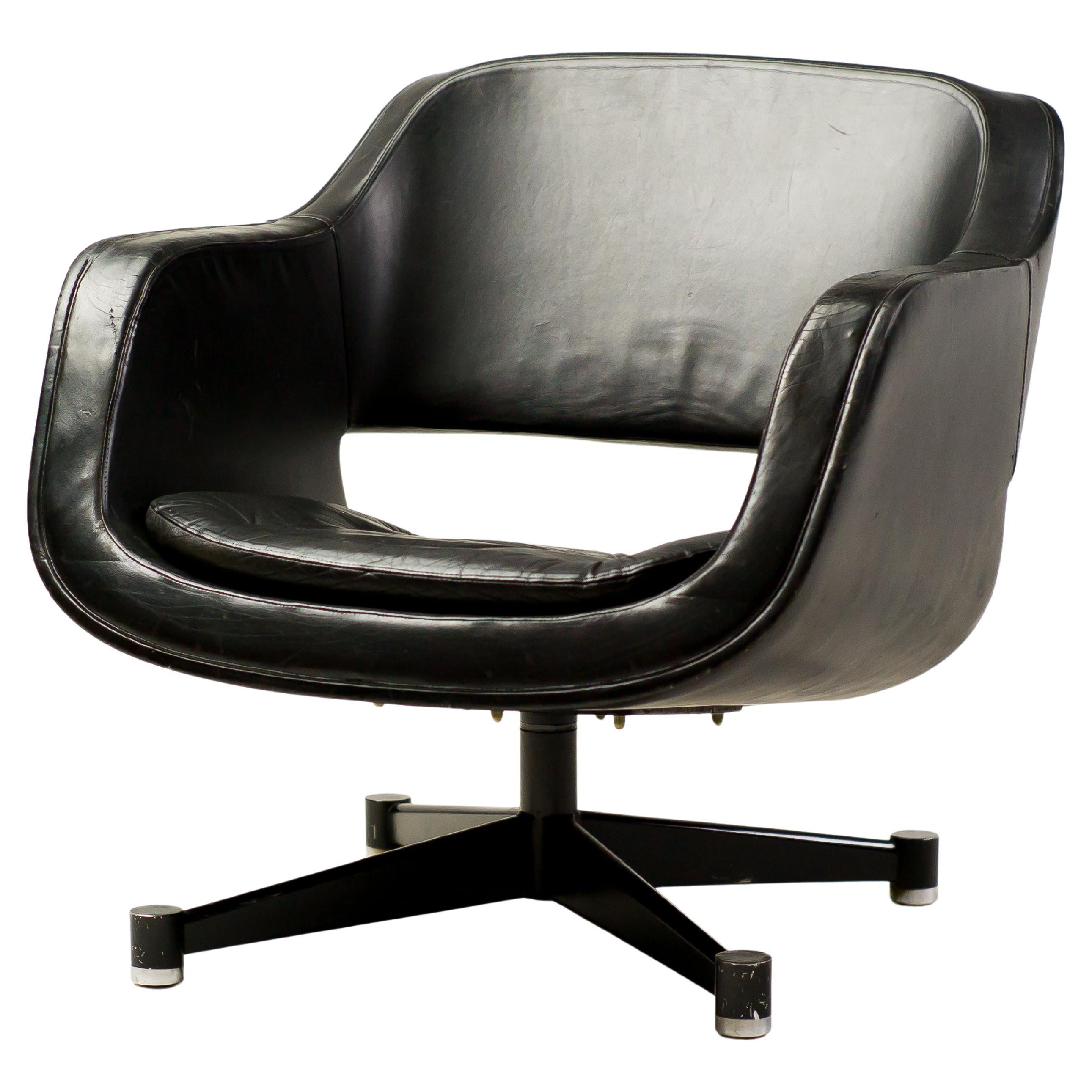 Black Leather Lounge Chair by Olli Mannermaa for Finnart Ab, Finland, 1970 in vendita