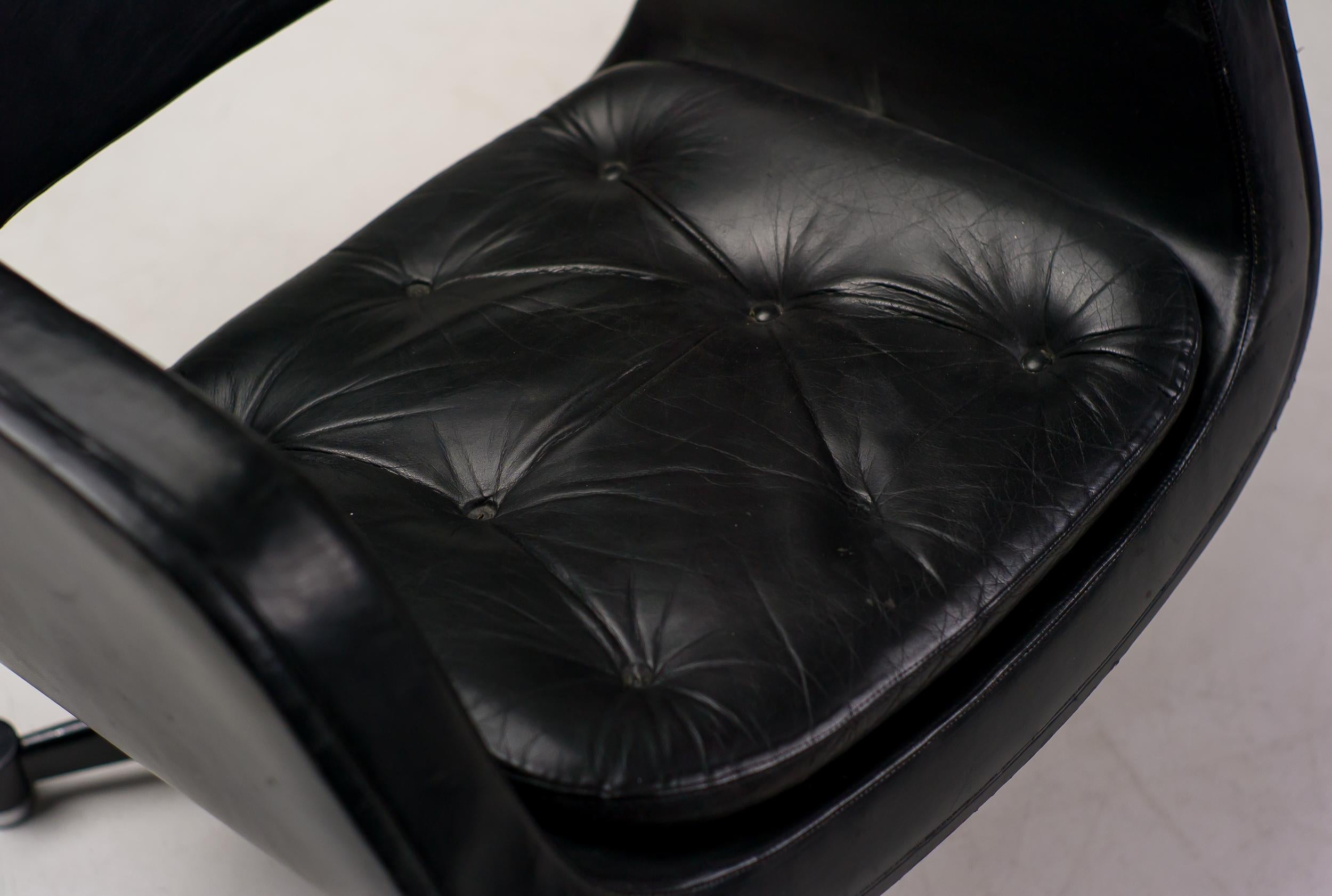 Black Leather Lounge Chair by Olli Mannermaa for Finnart Ab In Fair Condition For Sale In Dronten, NL