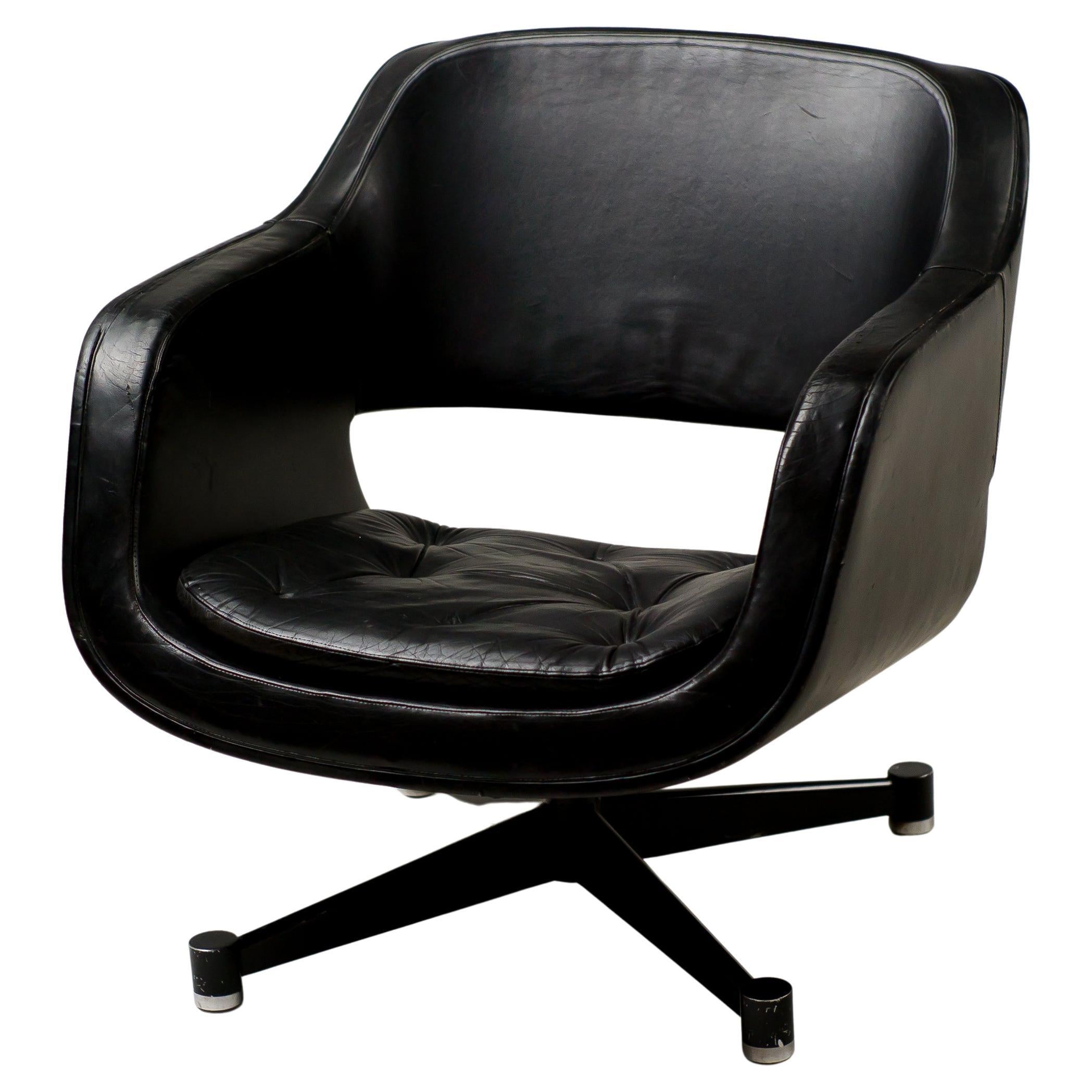 Black Leather Lounge Chair by Olli Mannermaa for Finnart Ab For Sale