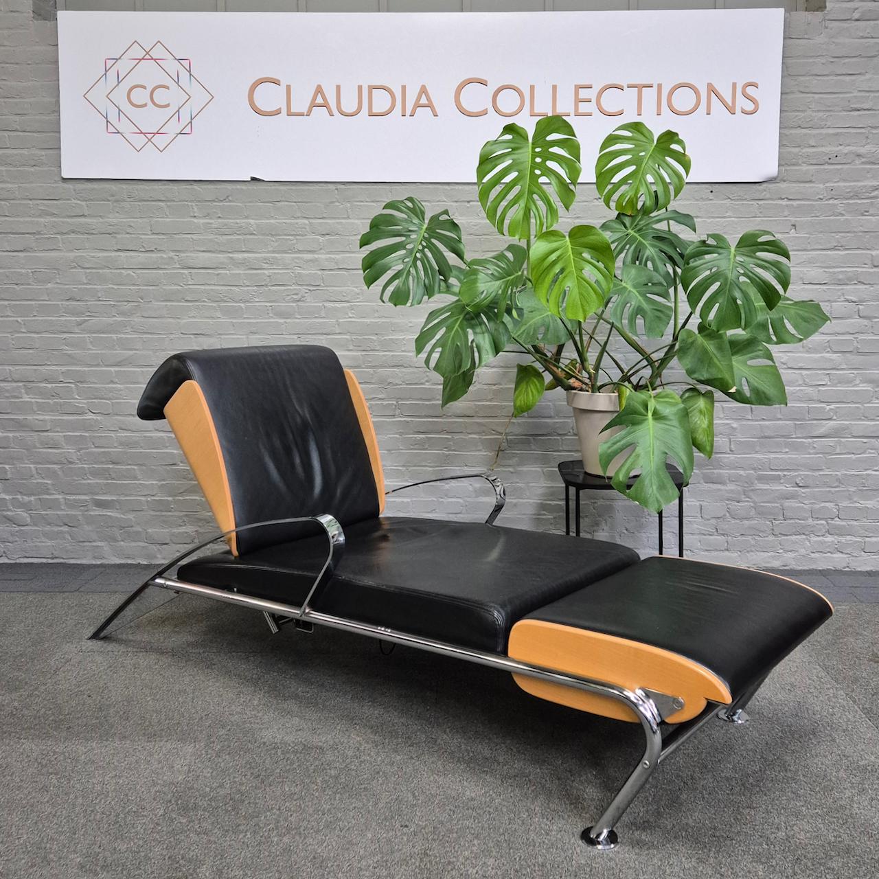 Late 20th Century Black leather Lounge chair FUTURO 3 by MASSIMO IOSA GHINI for MOROSO - 1980's For Sale