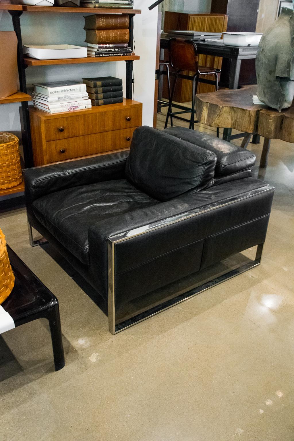 Black Leather Lounge Chairs, Italy, 1980s In Good Condition In Austin, TX