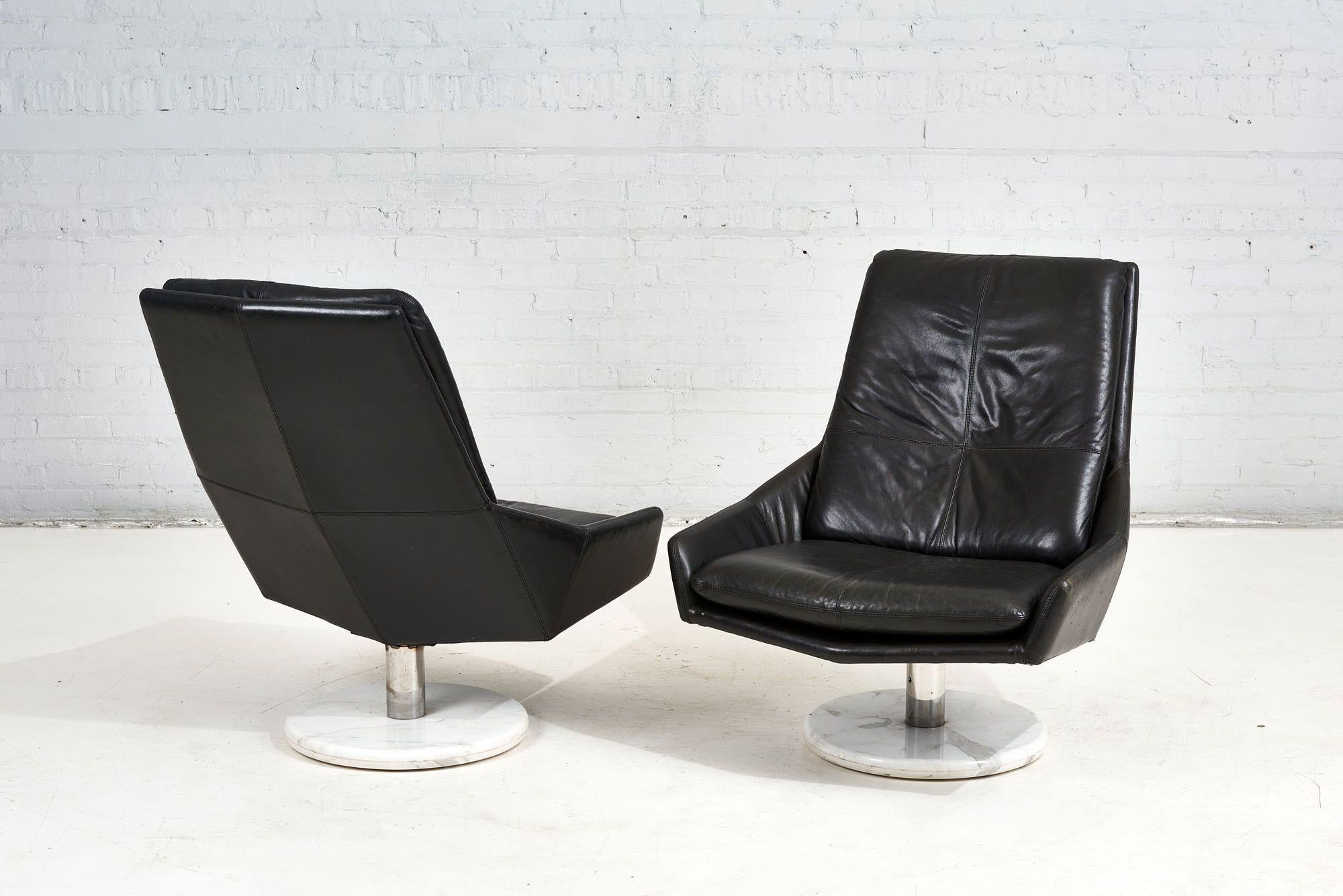 Black Leather Lounge Chairs with Calacutta Marble Bases, 1970 In Good Condition For Sale In Chicago, IL