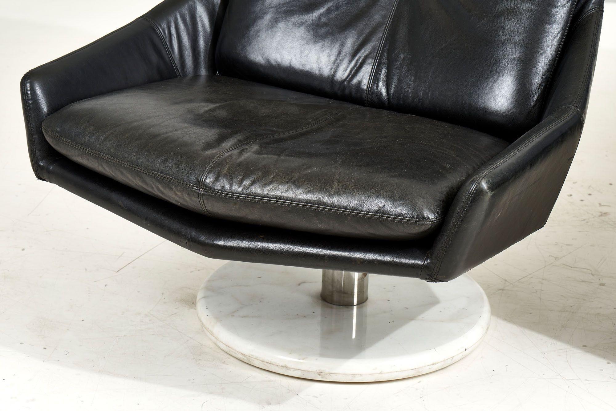 Black Leather Lounge Chairs with Calacatta Marble Bases, 1970 For Sale 2