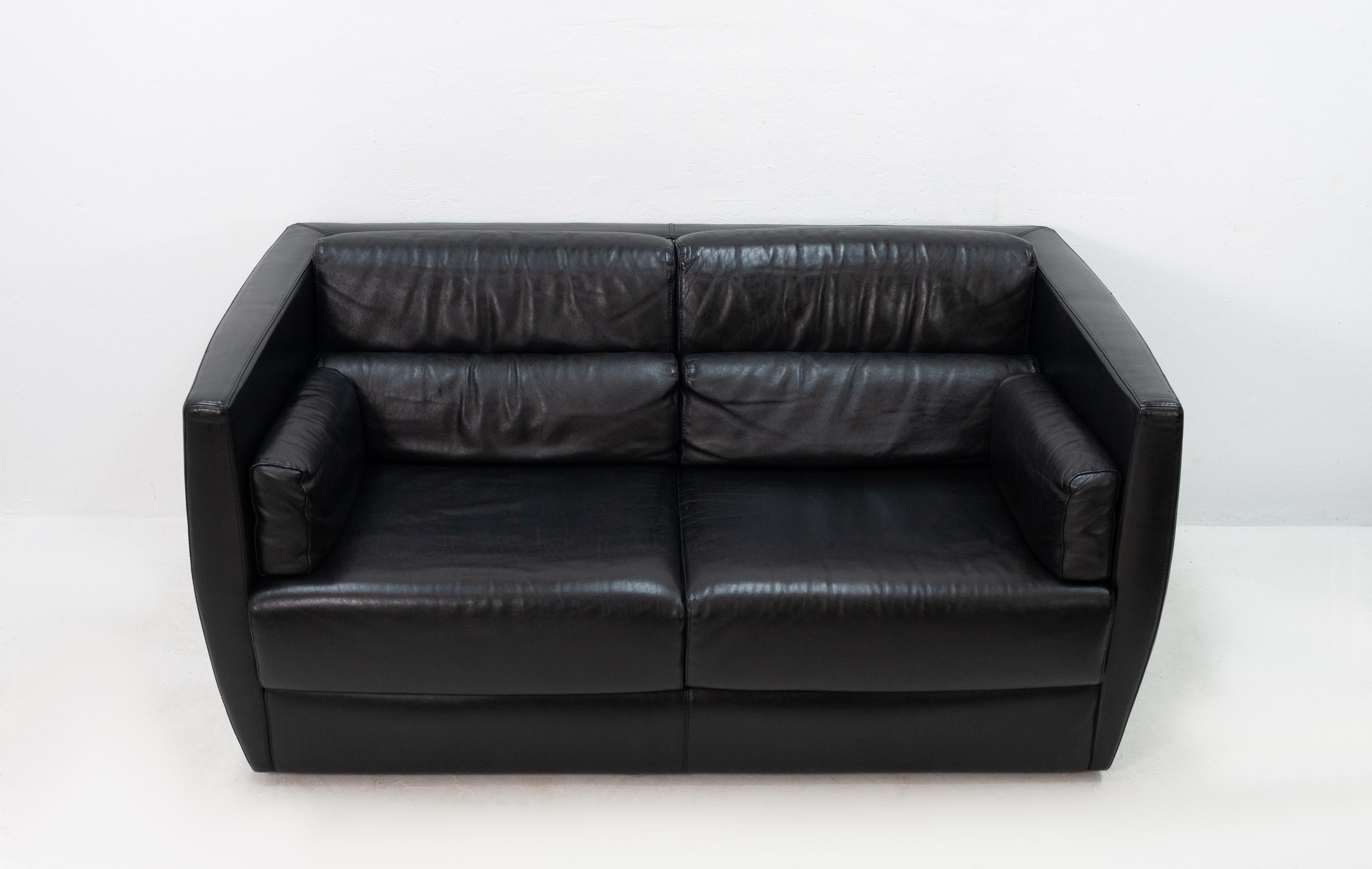 Black Leather Love Seat Roche Bobois In Good Condition In Den Haag, NL